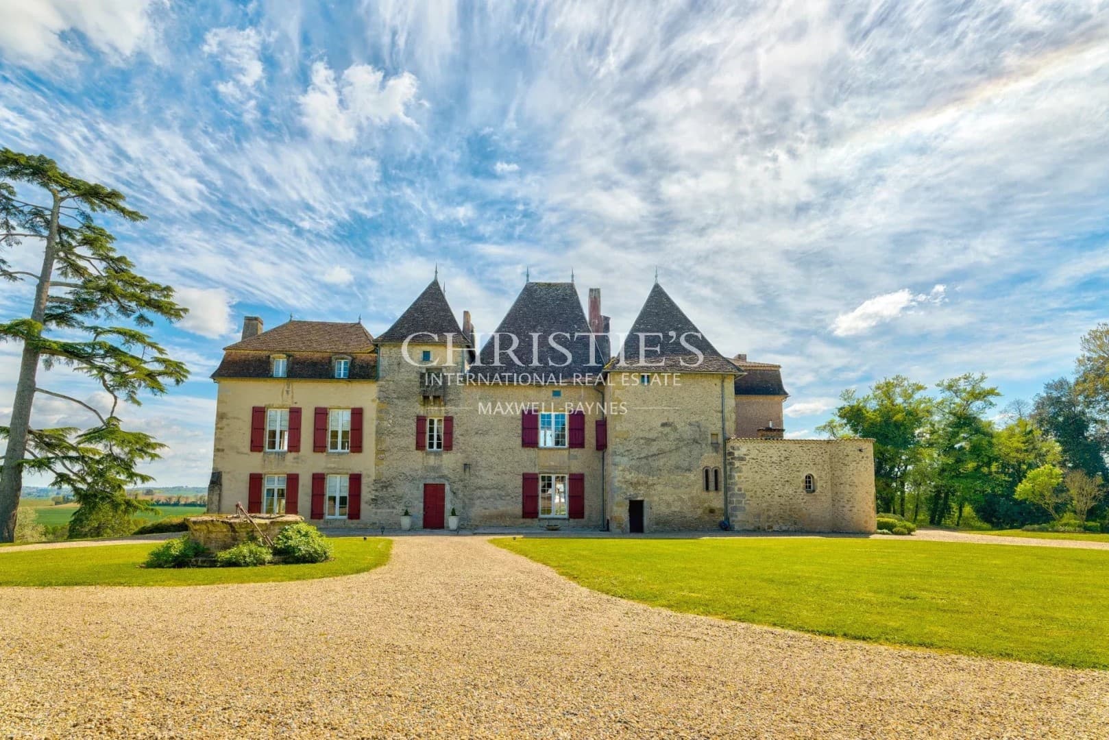 Magnificent Château With Panoramic Views And Extensive Grounds
