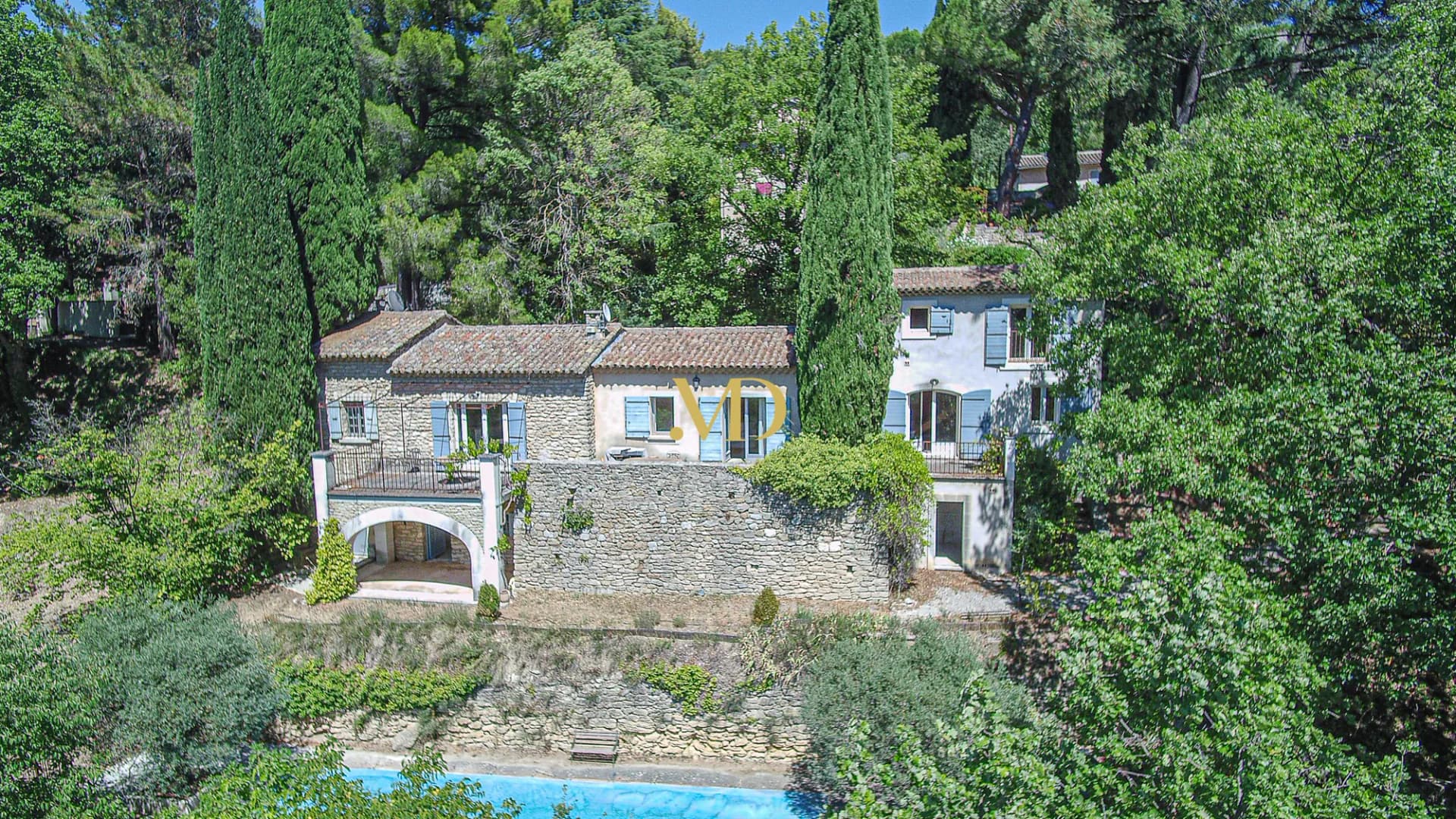 Charming Property With Swimming Pool And Renovation Potential 3