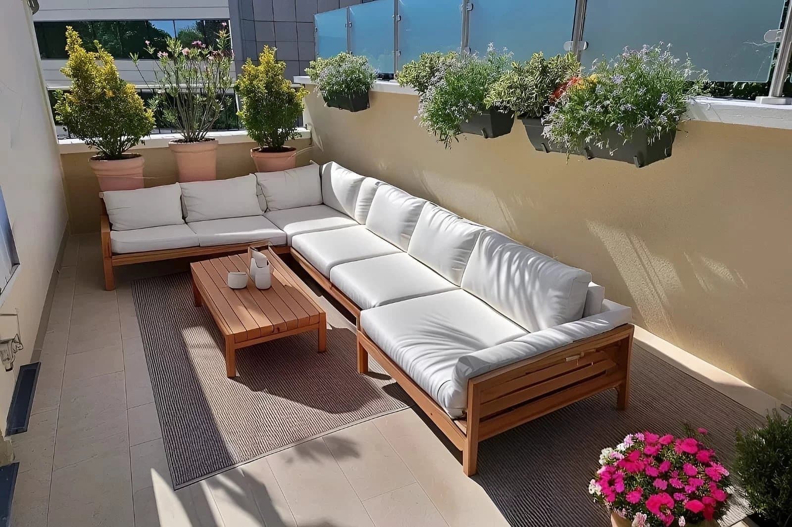 Exceptional Townhouse With Private Parking Near Paris 3