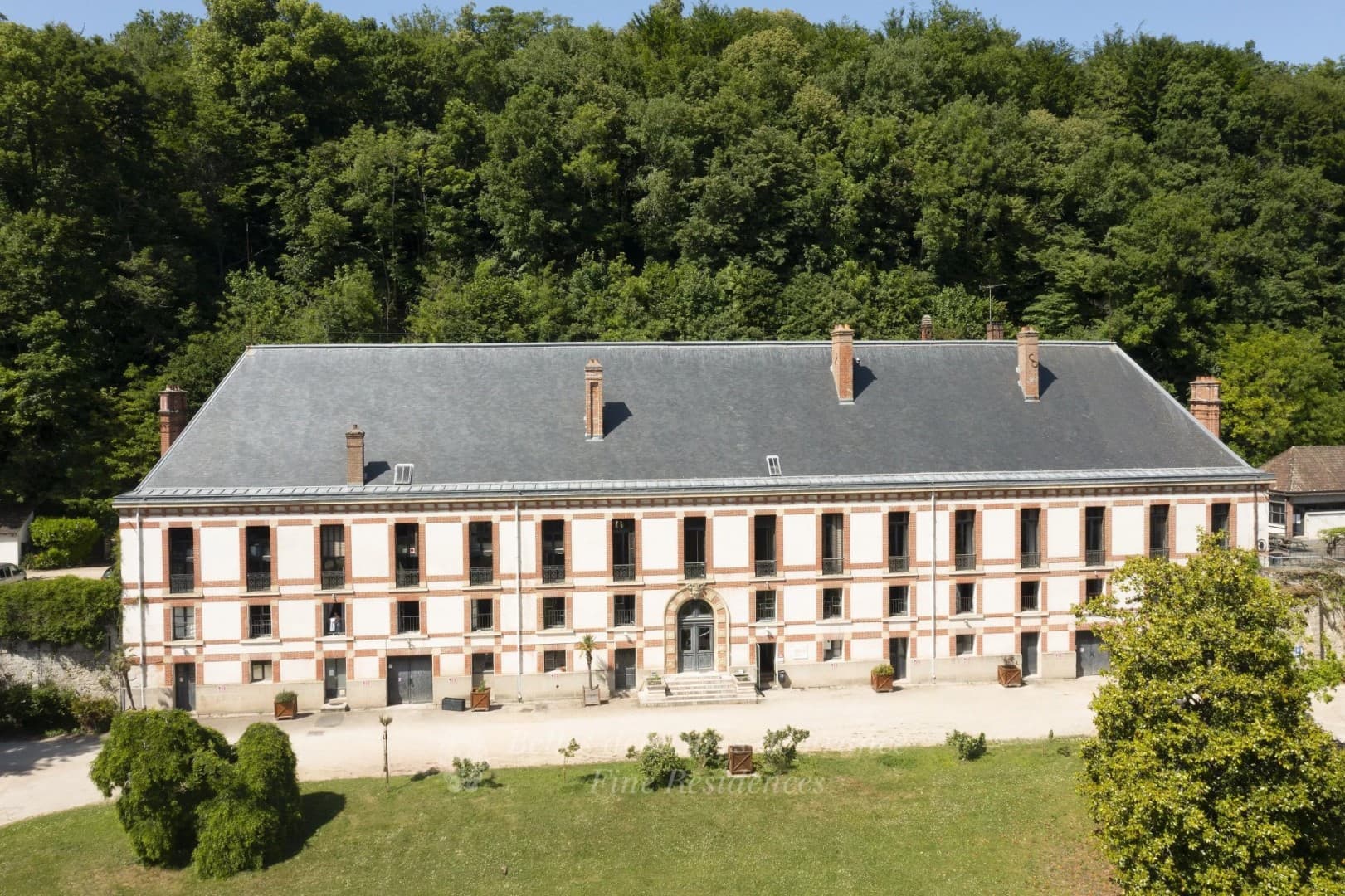 Castles for sale in Seine-et-Marne