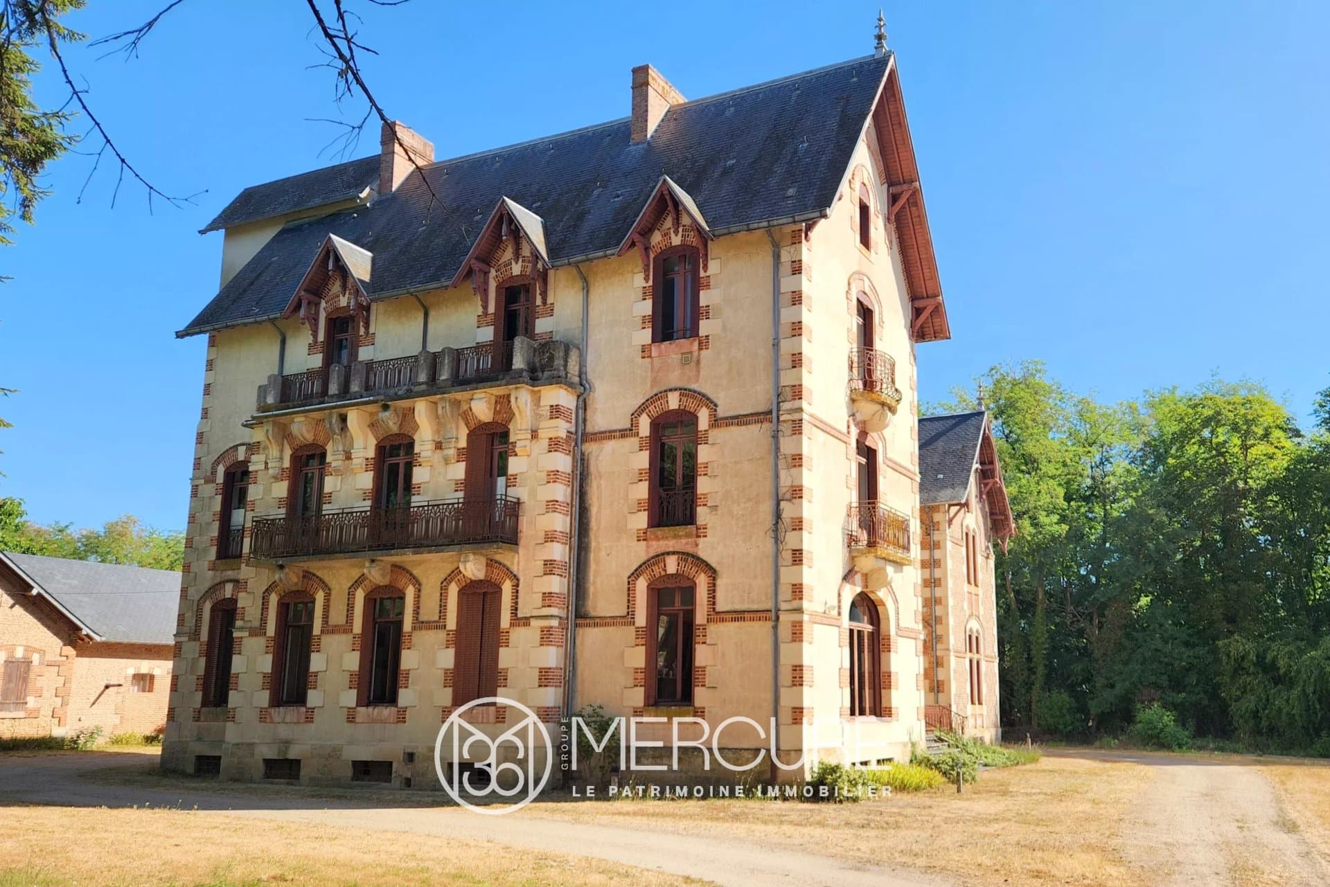 Magnificent 1880 Château With Gîtes And Event Space In 13 Hectares 3