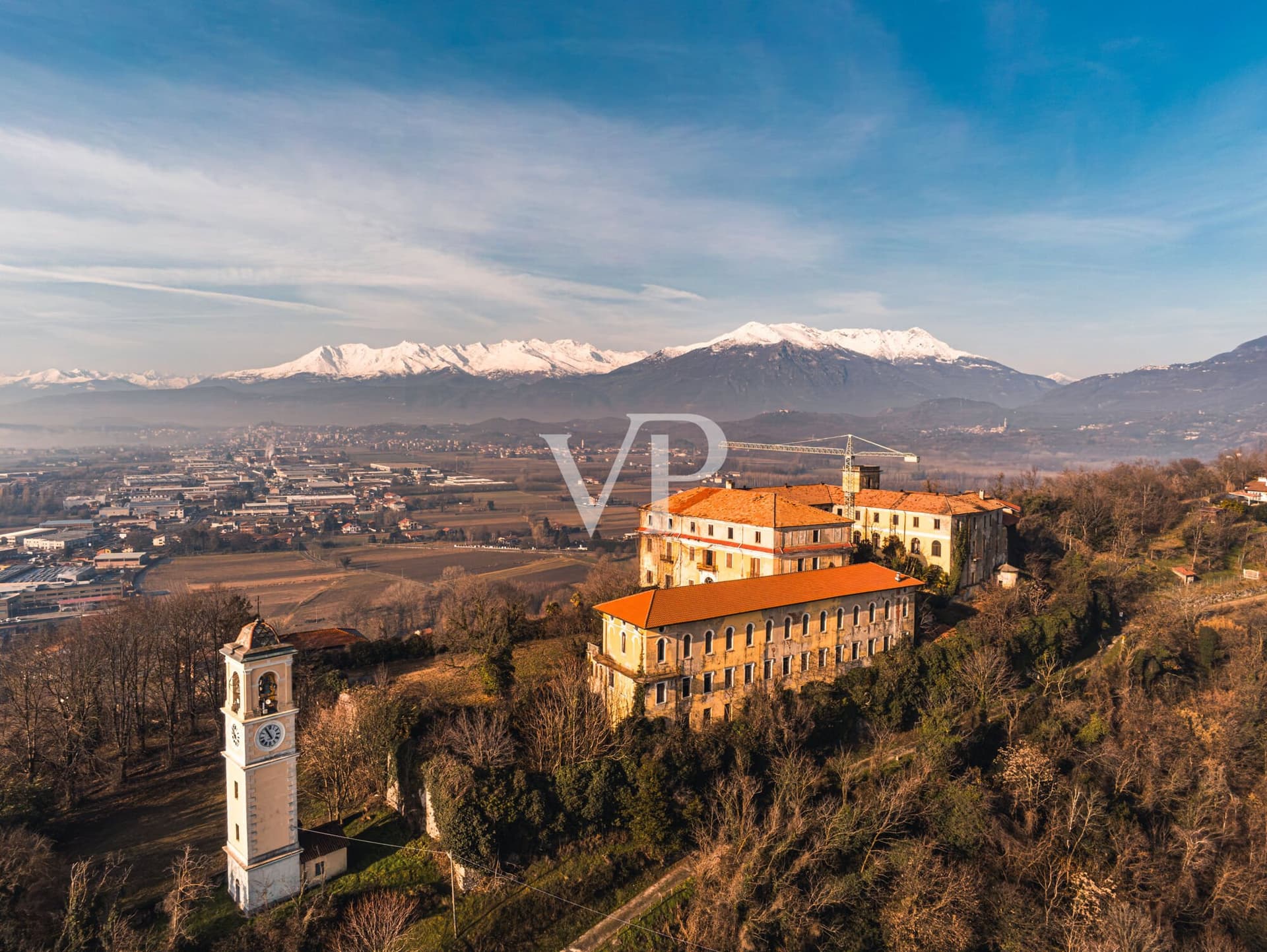 Historic Castle on the Via Francigena Ready for Custom Renovation 2
