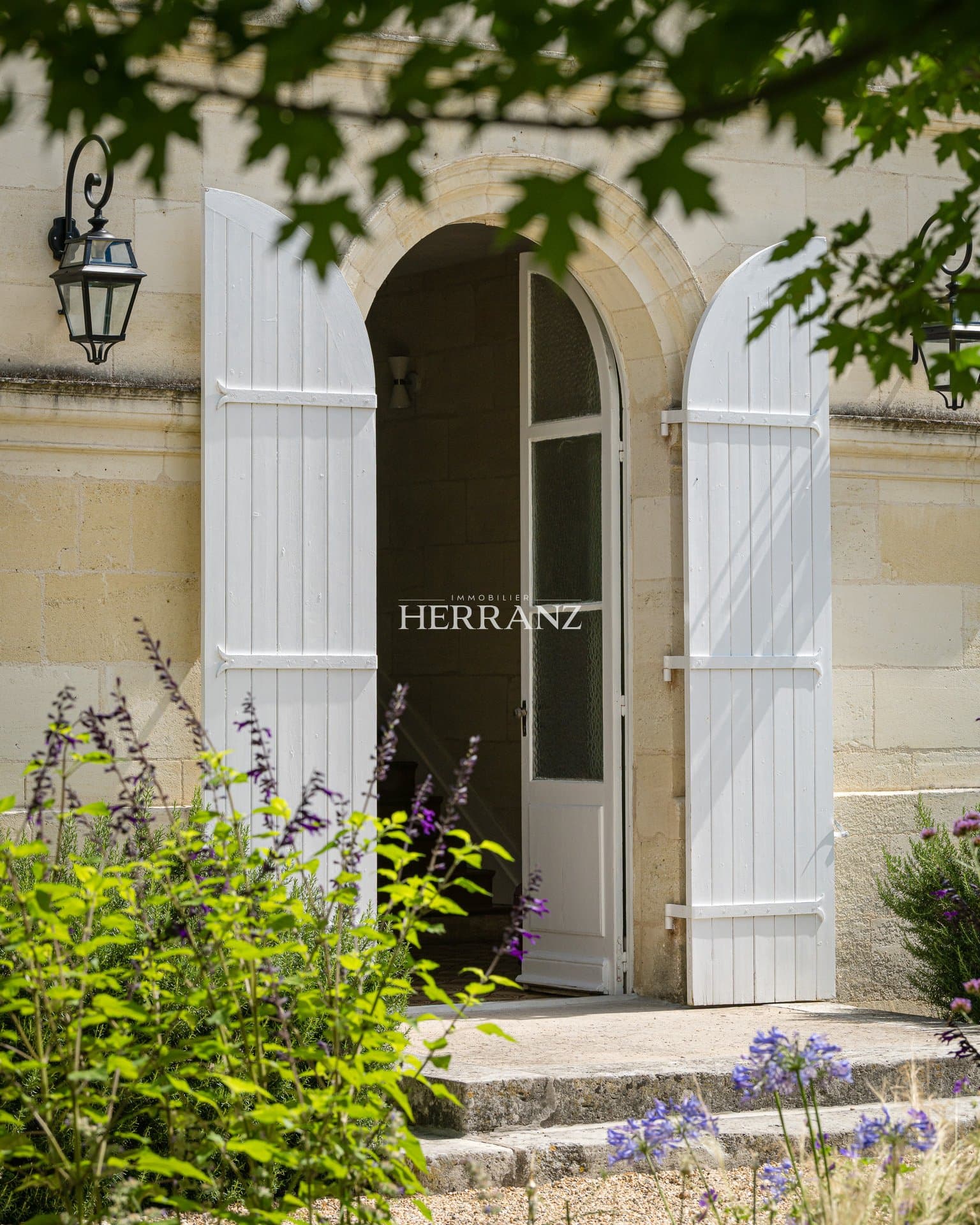 Elegant Character Home With Guesthouses And Swimming Pool 2