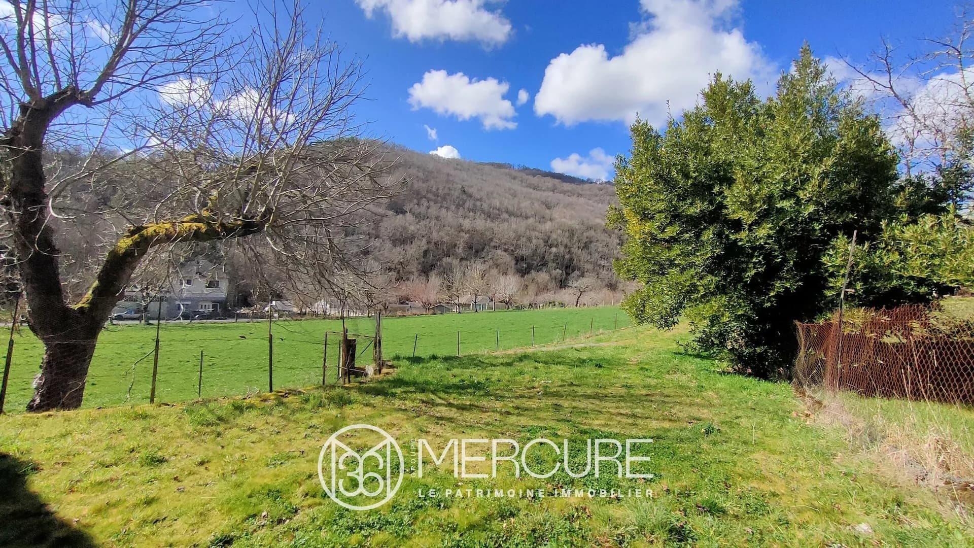 Château With Natural Swimming Pool And Barn In A Peaceful Setting 4