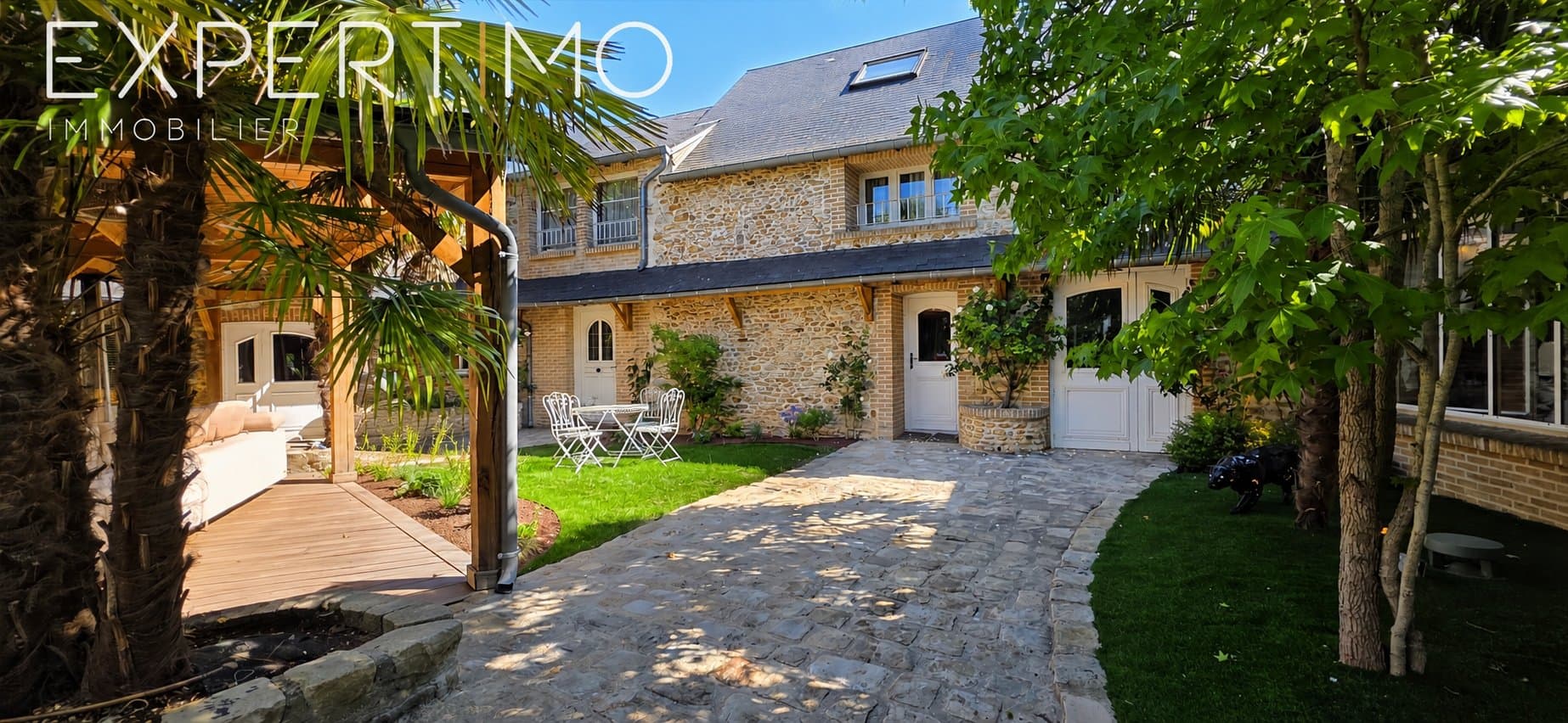 Elegant House with Nine Bedrooms and Indoor Pool Near Paris