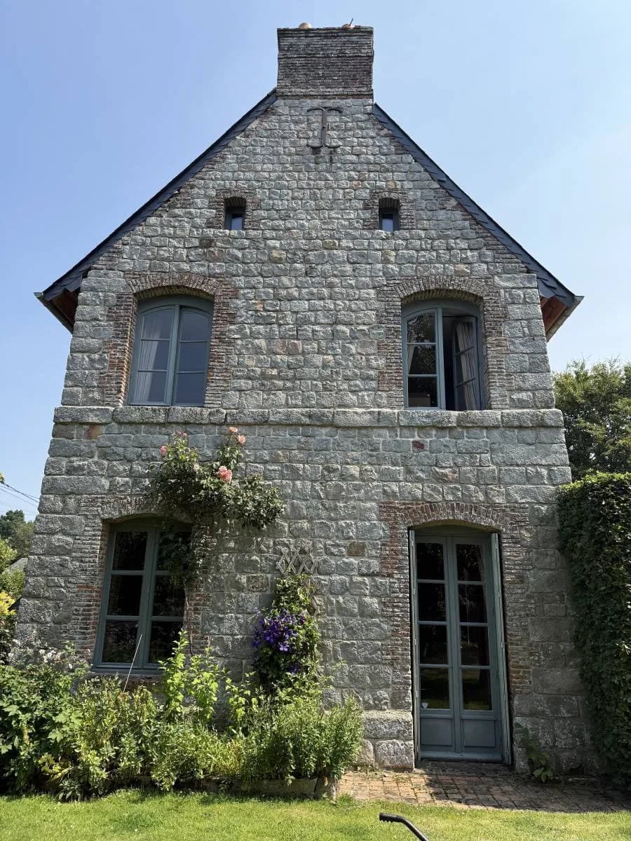 Authentic Norman Manor House With Guest Cottage And Outbuilding Set On 1.8 Hectares 2