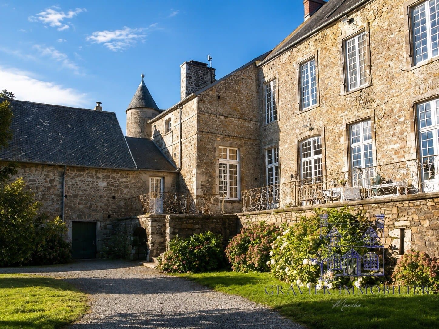 Historic 11th Century Château With Indoor Pool And Expansive Grounds 5