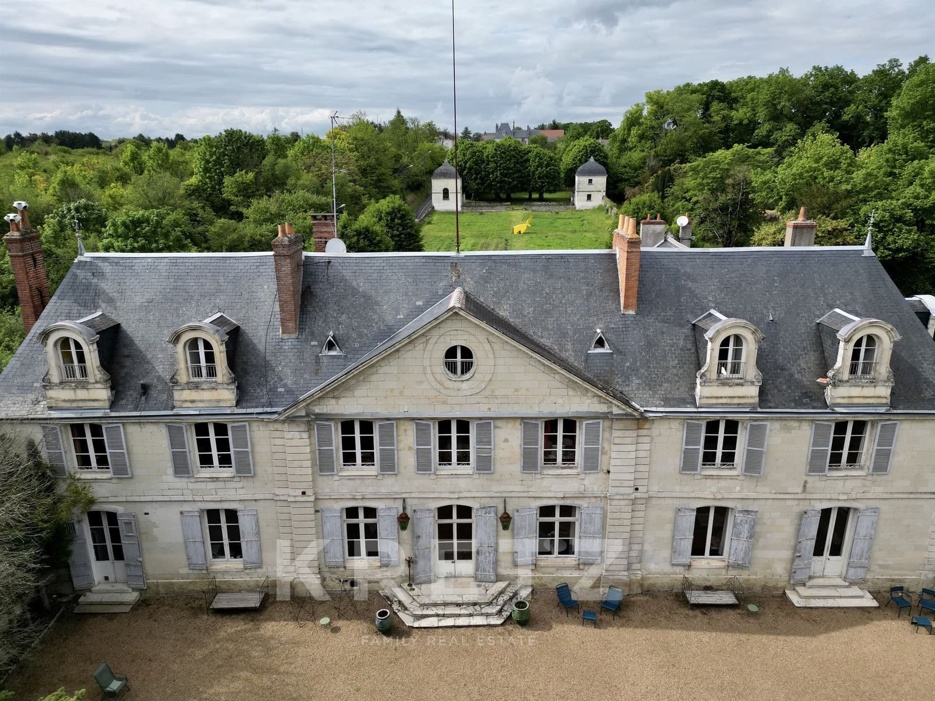 Historic 18th Century Château With Extensive Grounds Near Tours — Château for sale in Centre-Val de Loire, France