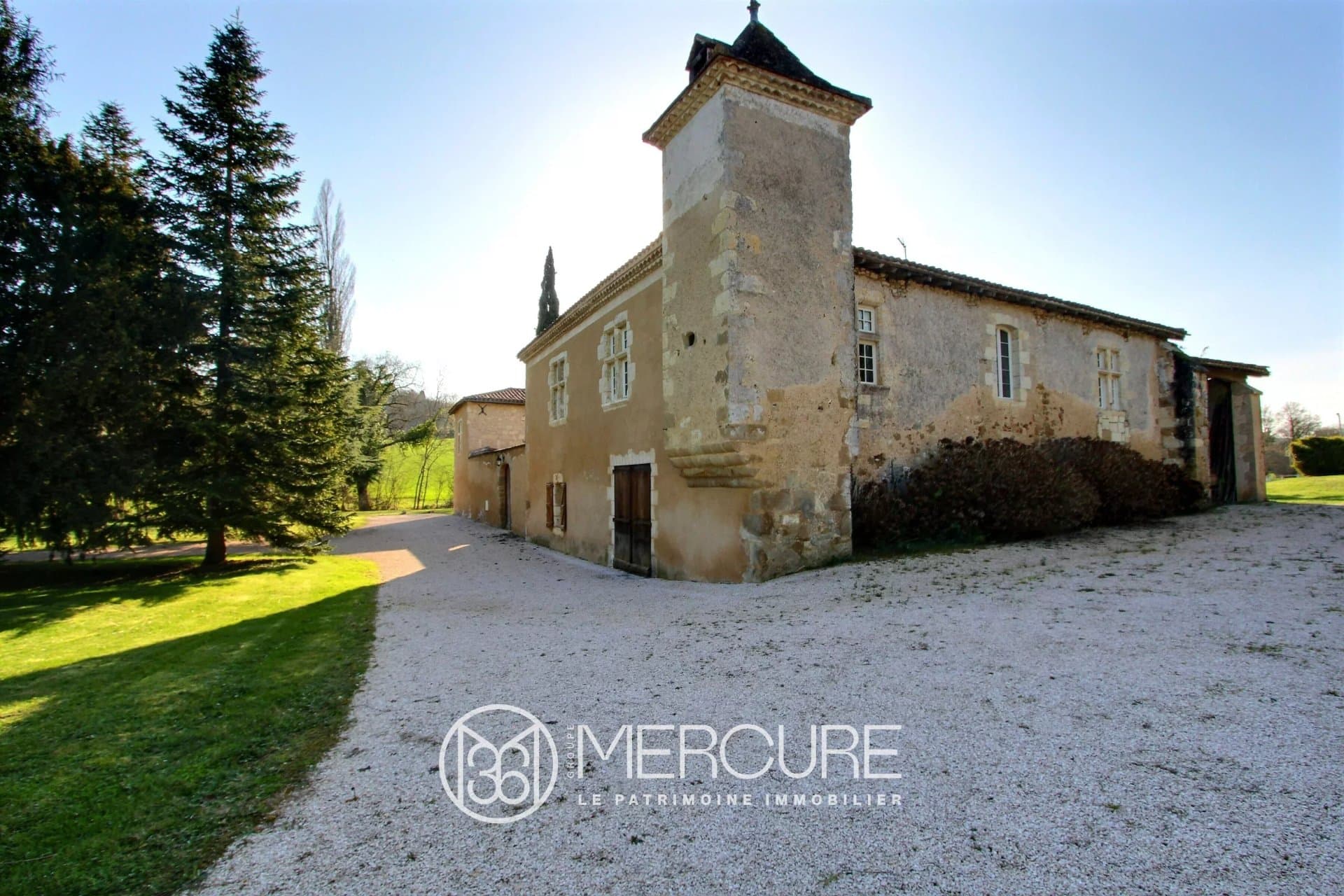 Charming 13th Century Manor House With Pool And Horse Facilities — Manor House for sale in Gers, France