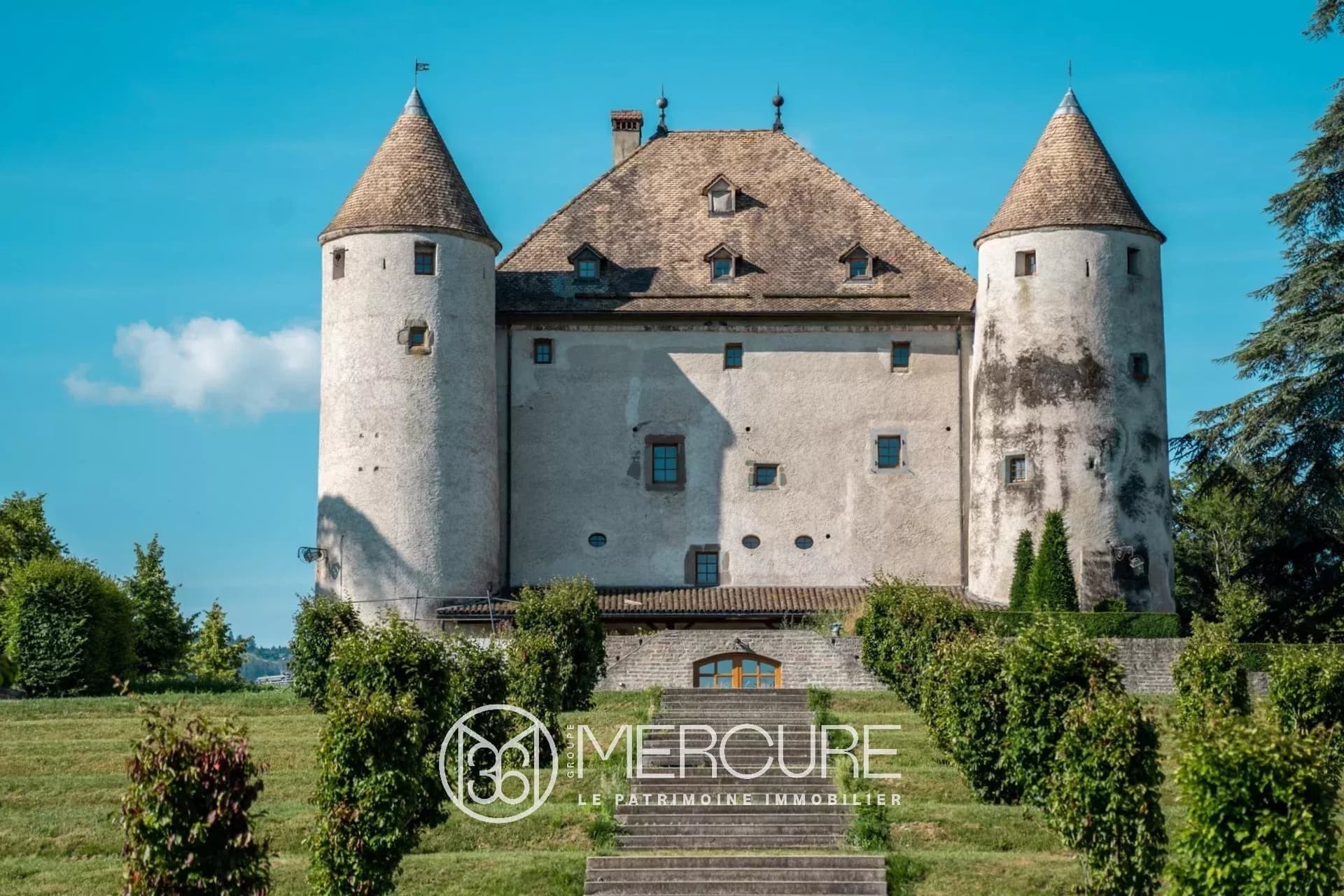 Exceptional 15th Century Château With Renovation Potential