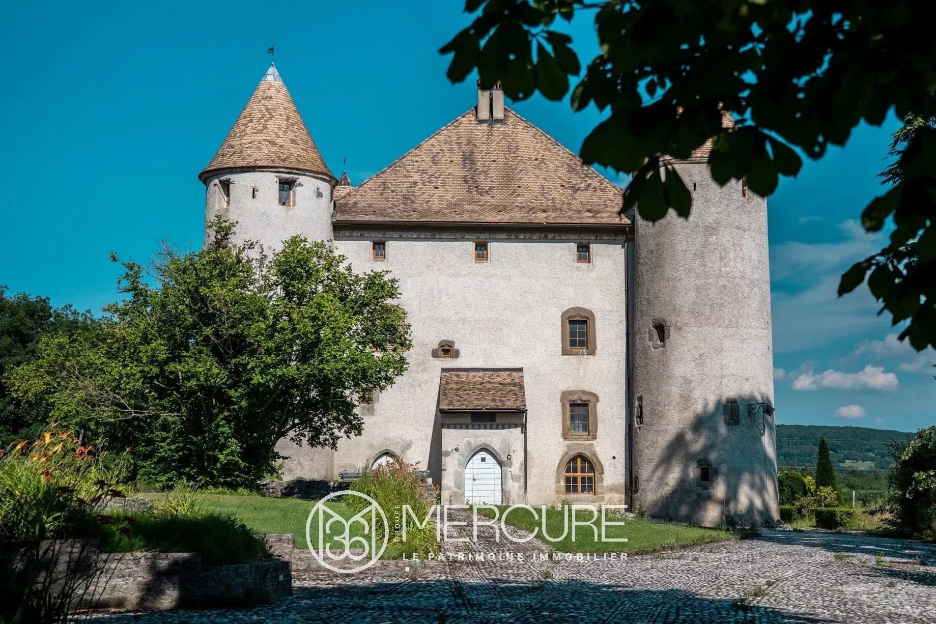 Exceptional 15th Century Château With Renovation Potential 3