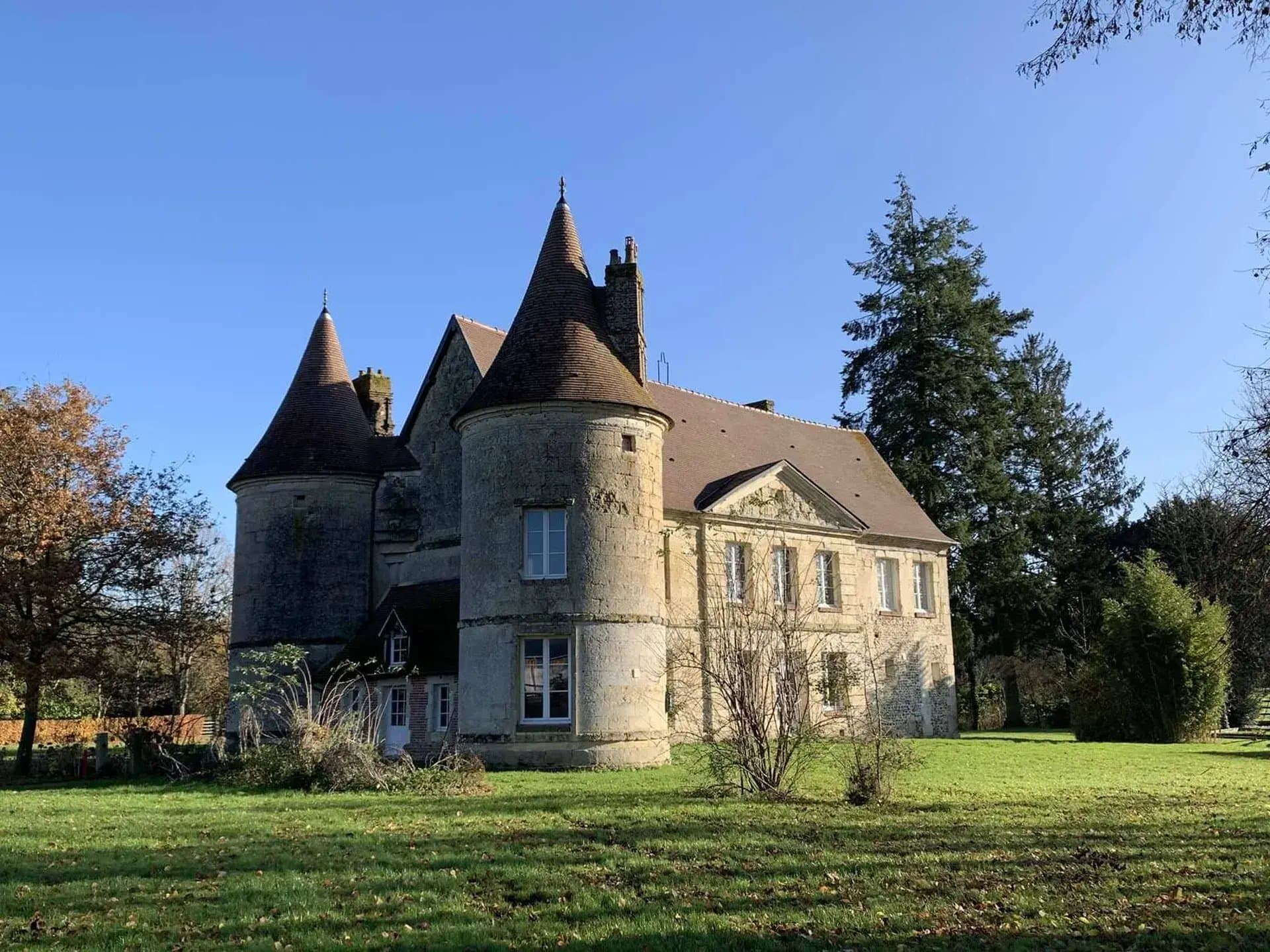 Exceptional 15th And 18th Century Castle In A Wooded Park 4