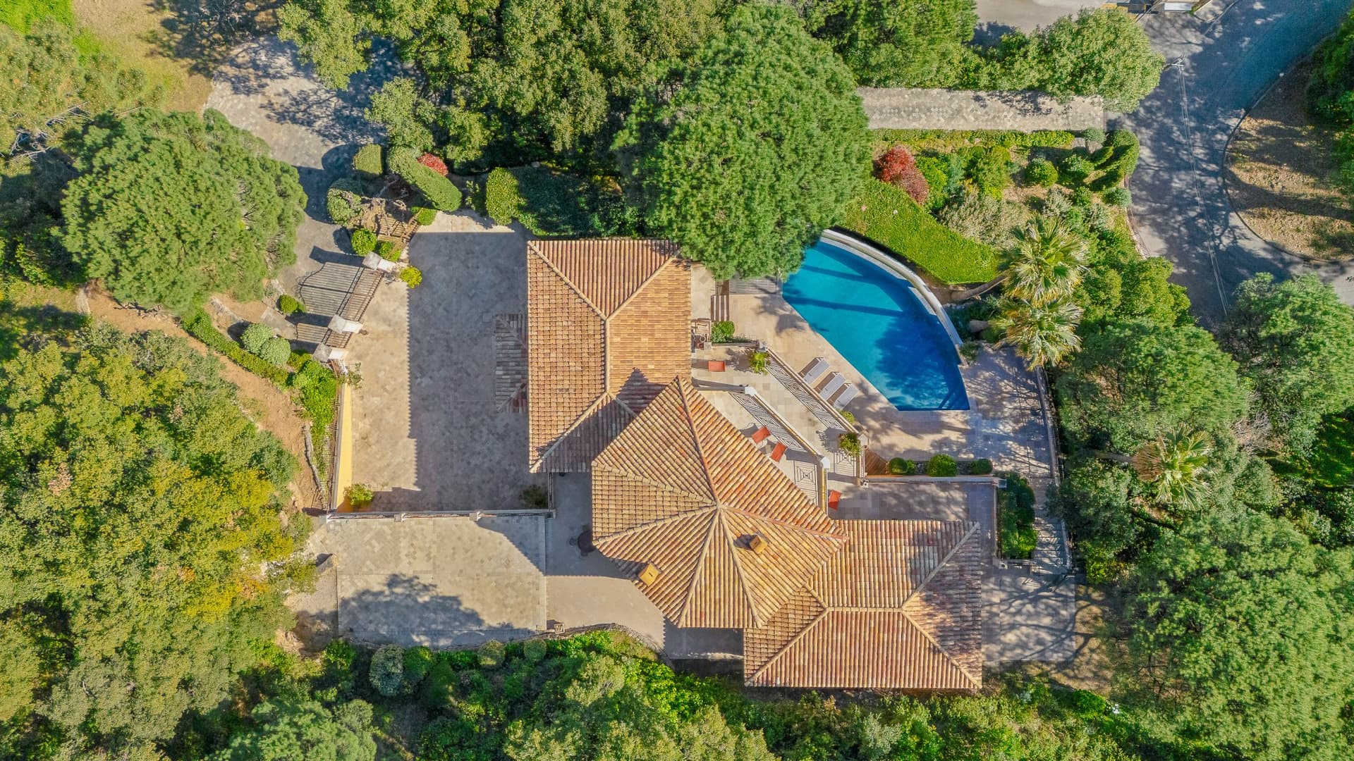 Beautiful Villa With Panoramic Sea View And Infinity Pool 5