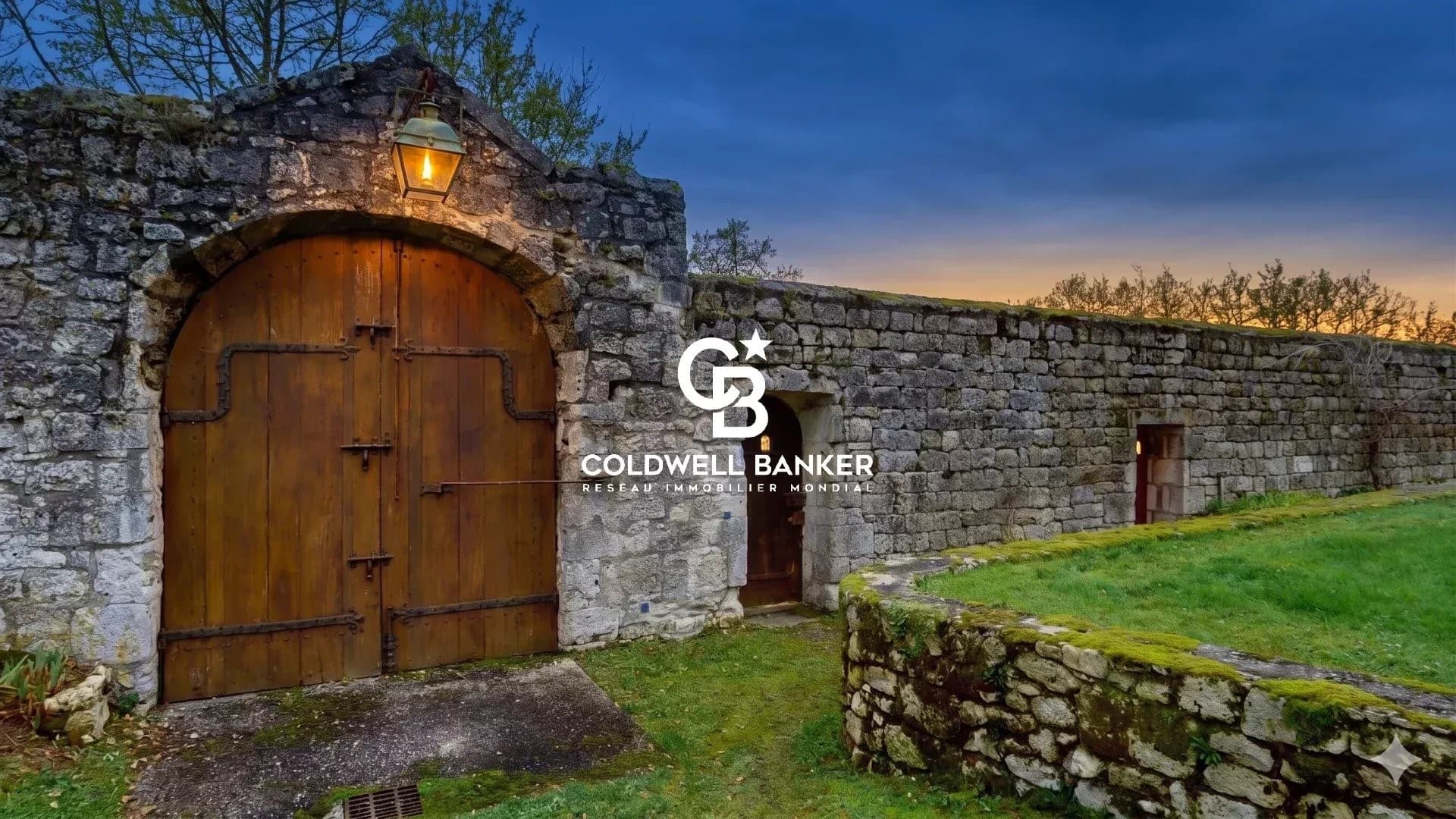 Historic Château with 600 Sqm of Living Space and Three Hectares of Parkland 5
