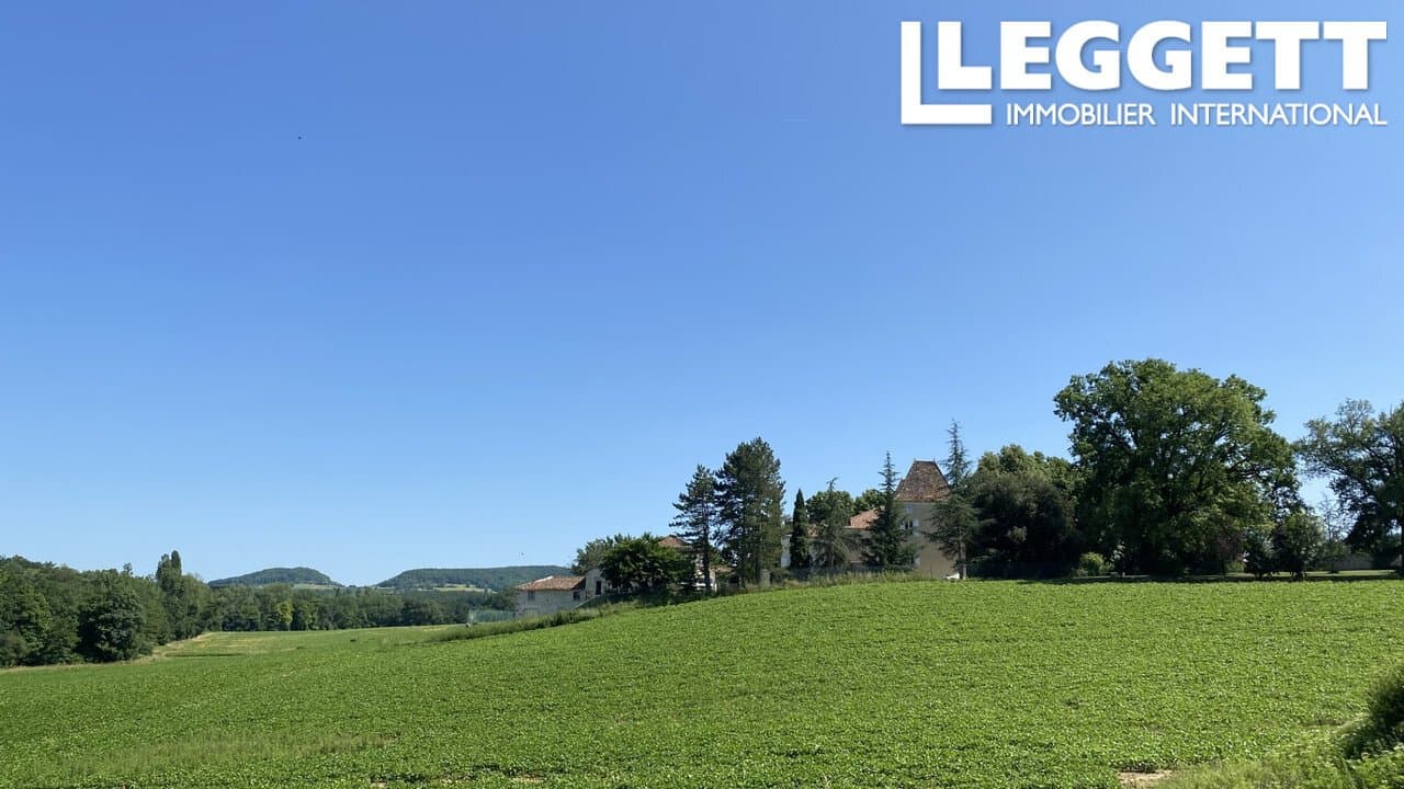 Elegant Château With Towers, Two Guest Houses, Pool, And Barn 3