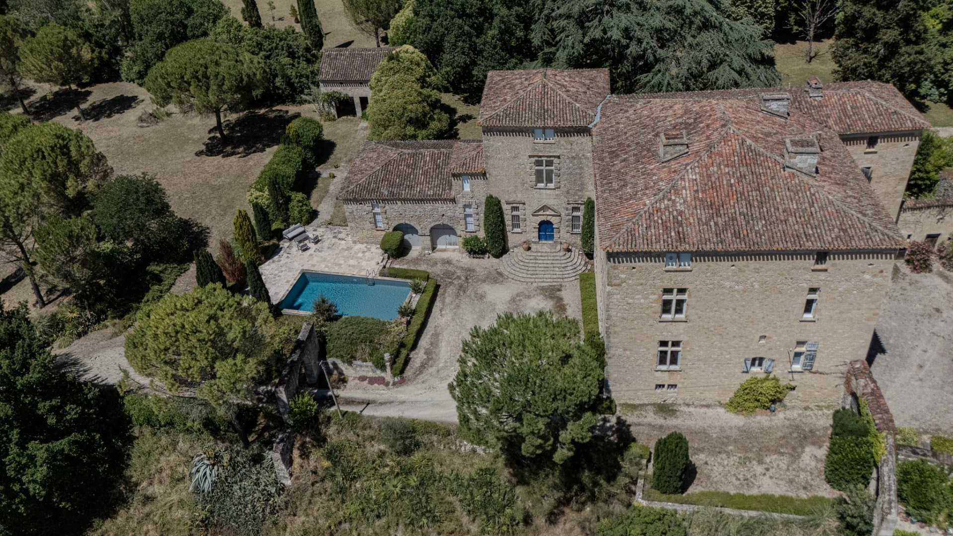 Magnificent Château With Swimming Pool And Original Chapel — Château for sale in Gers, France