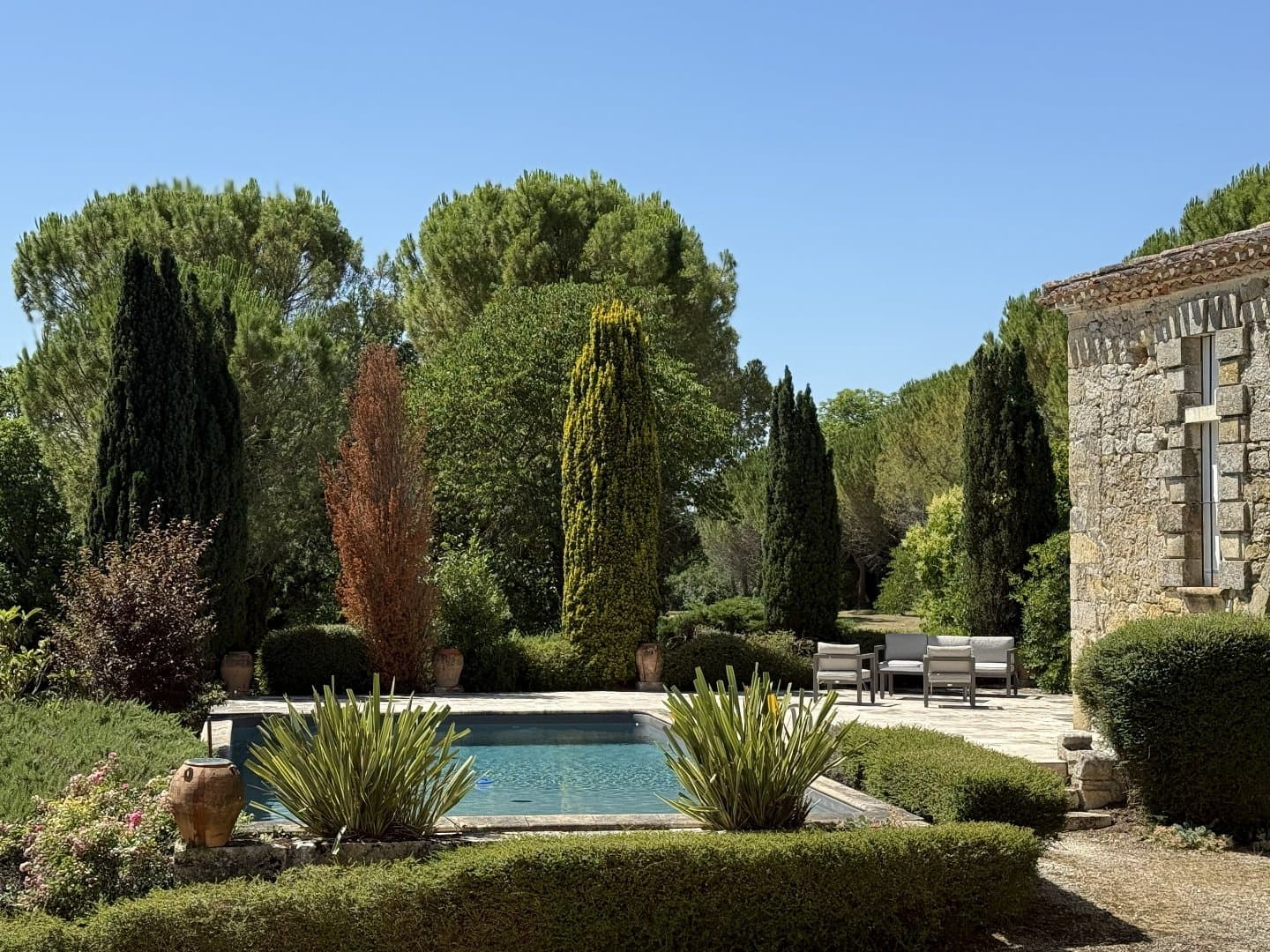 Magnificent Château With Swimming Pool And Original Chapel 2