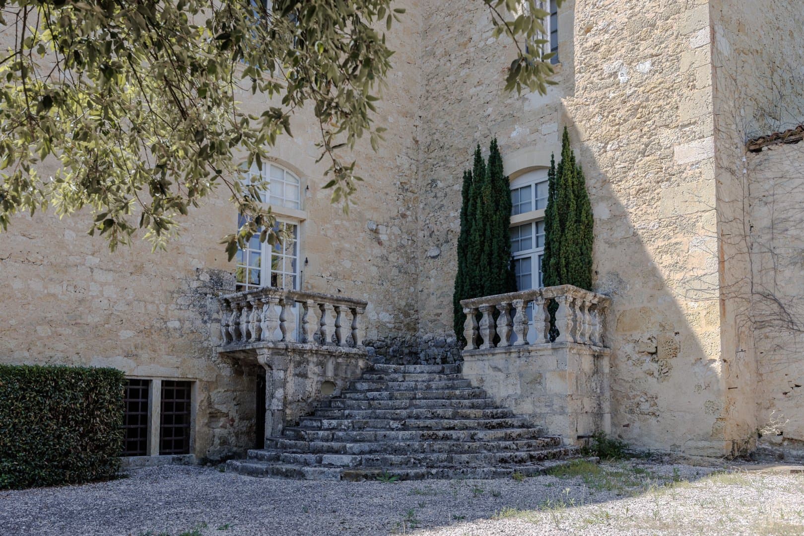 Magnificent Château With Swimming Pool And Original Chapel 4