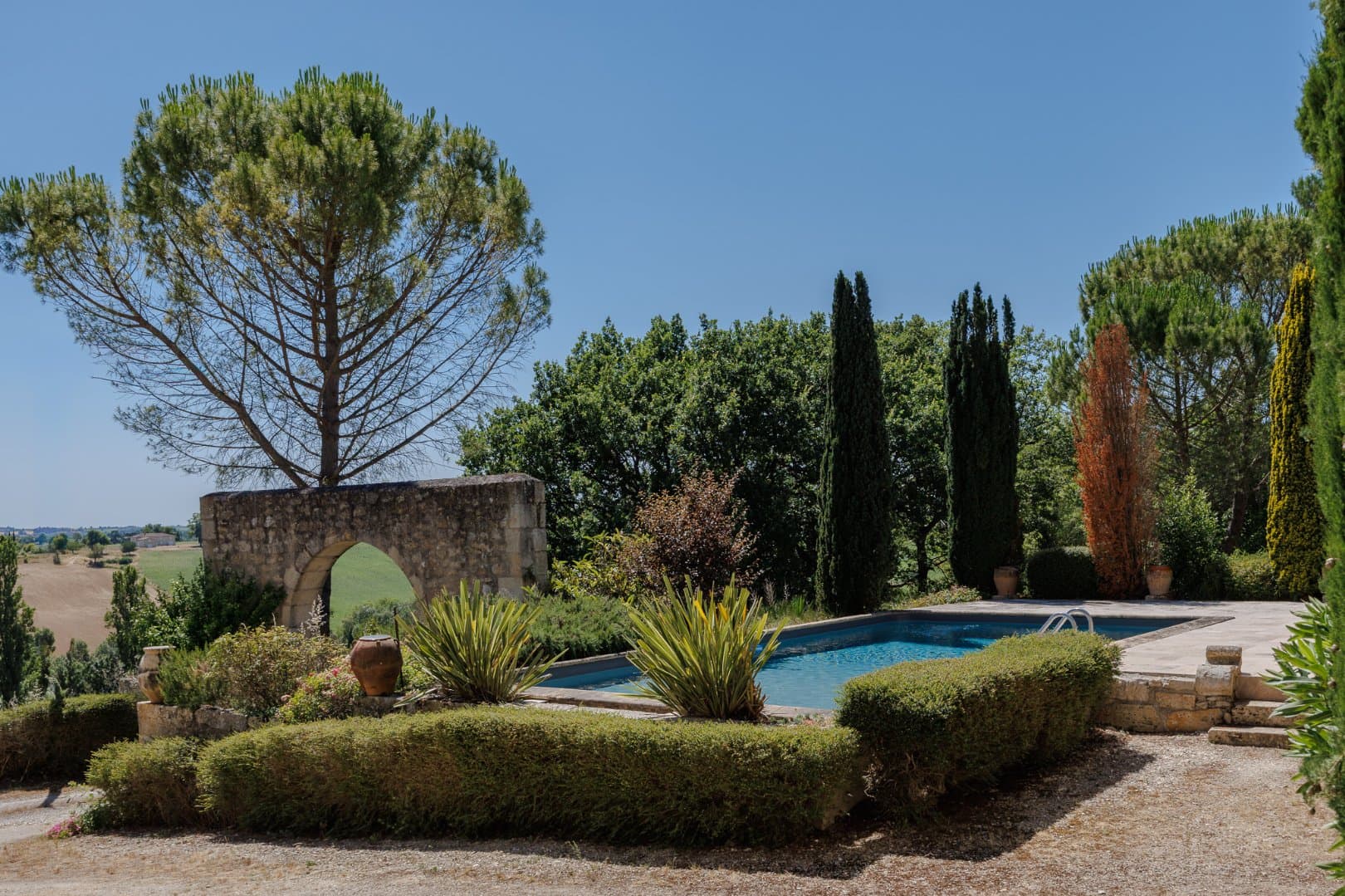 Magnificent Château With Swimming Pool And Original Chapel 5