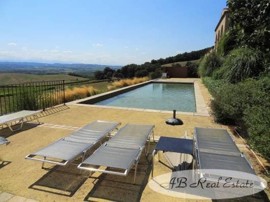 Breathtaking 13th/18th Century Domain With 17 Bedrooms And Panoramic Views 2
