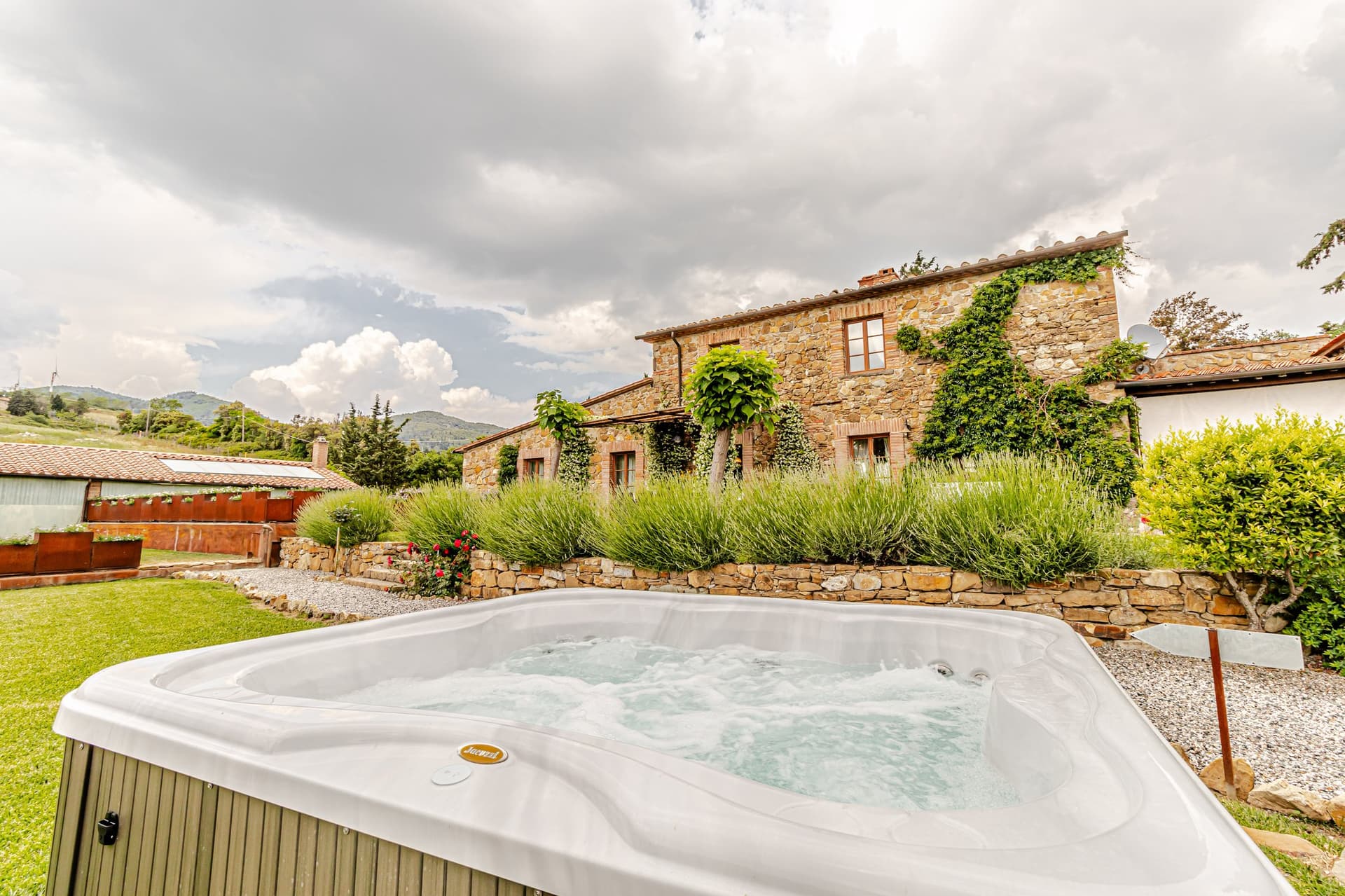 Exclusive Tuscan Estate with Vineyard and Luxury Rental Potential — in Pisa, Tuscany