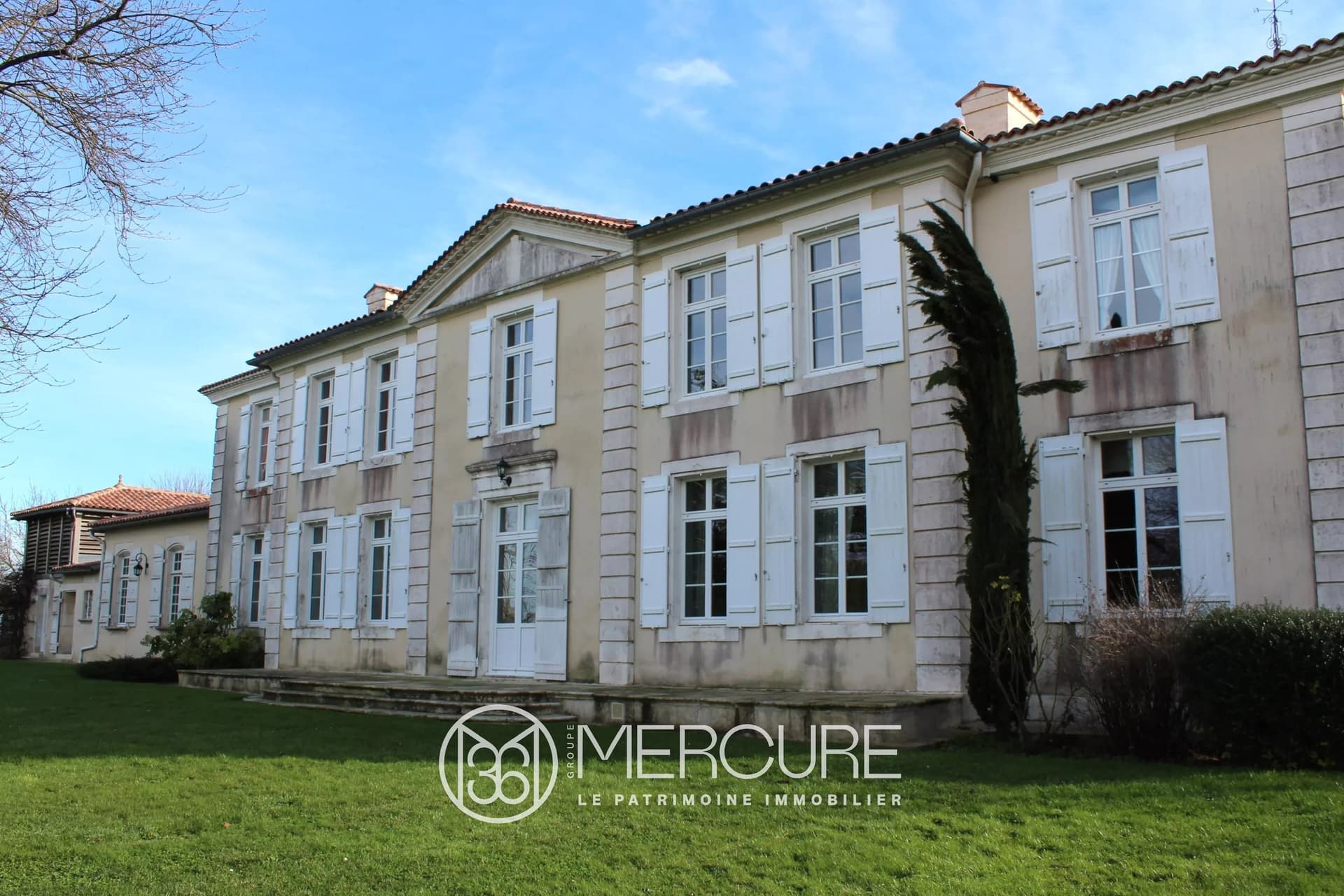 Elegant Late 18th Century Logis Set Within A 5 Hectare Landscaped Park 2