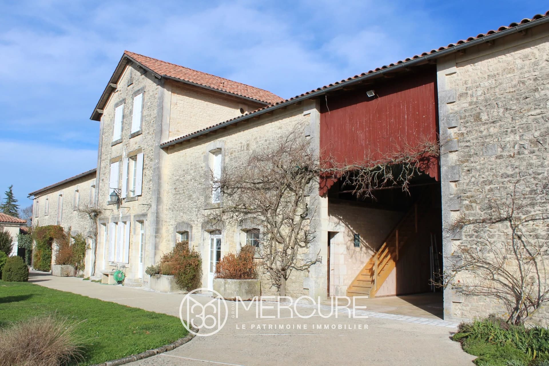 Elegant Late 18th Century Logis Set Within A 5 Hectare Landscaped Park 3