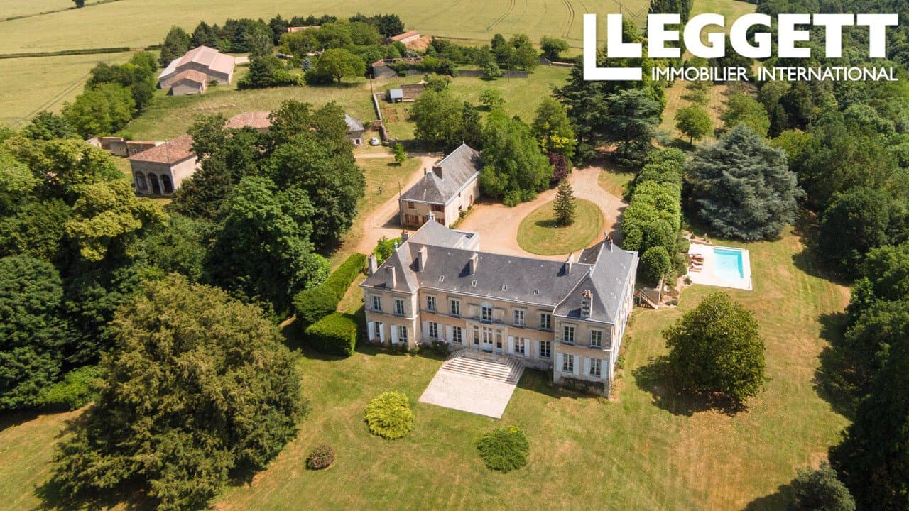 Beautiful Château With Eight Bedrooms And Guardian's House 3