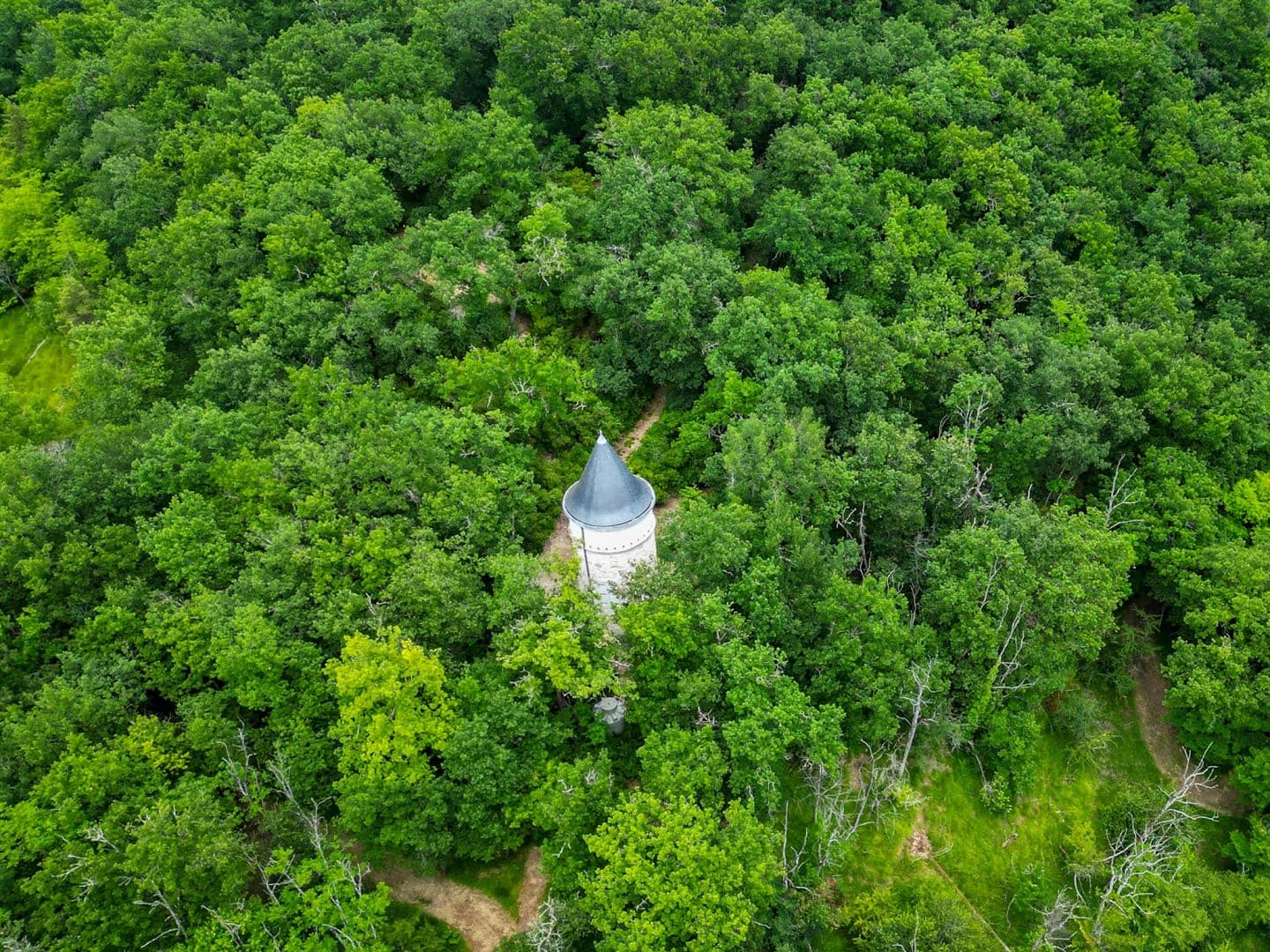 Historic Château With Idyllic Gardens And Modern Comfort 5