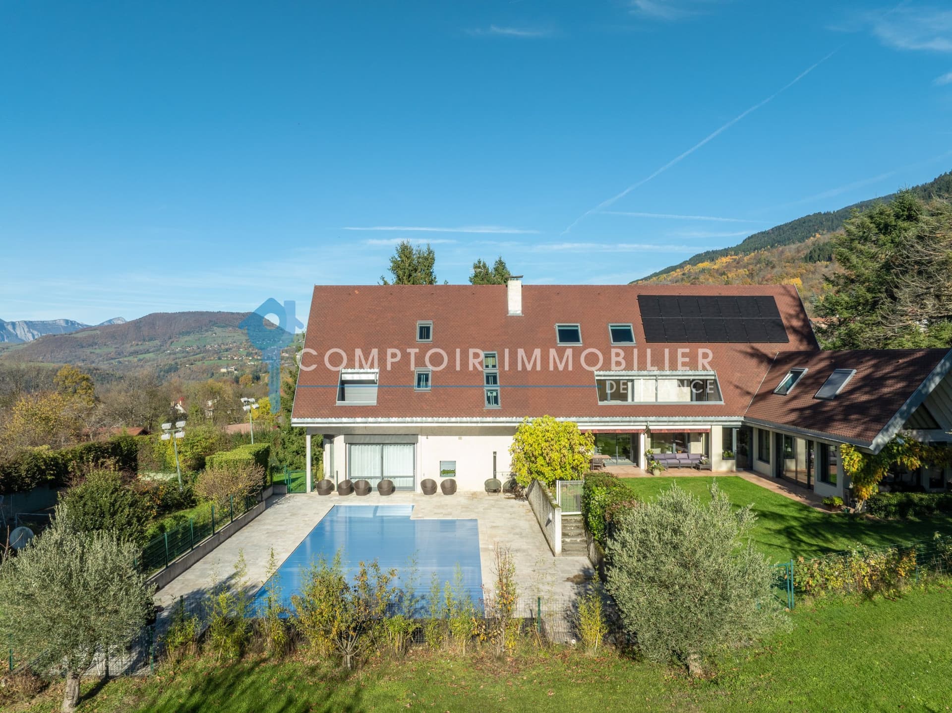 Exceptional Property with Pool and Tennis Court in Vaulnaveys-le-Haut 2
