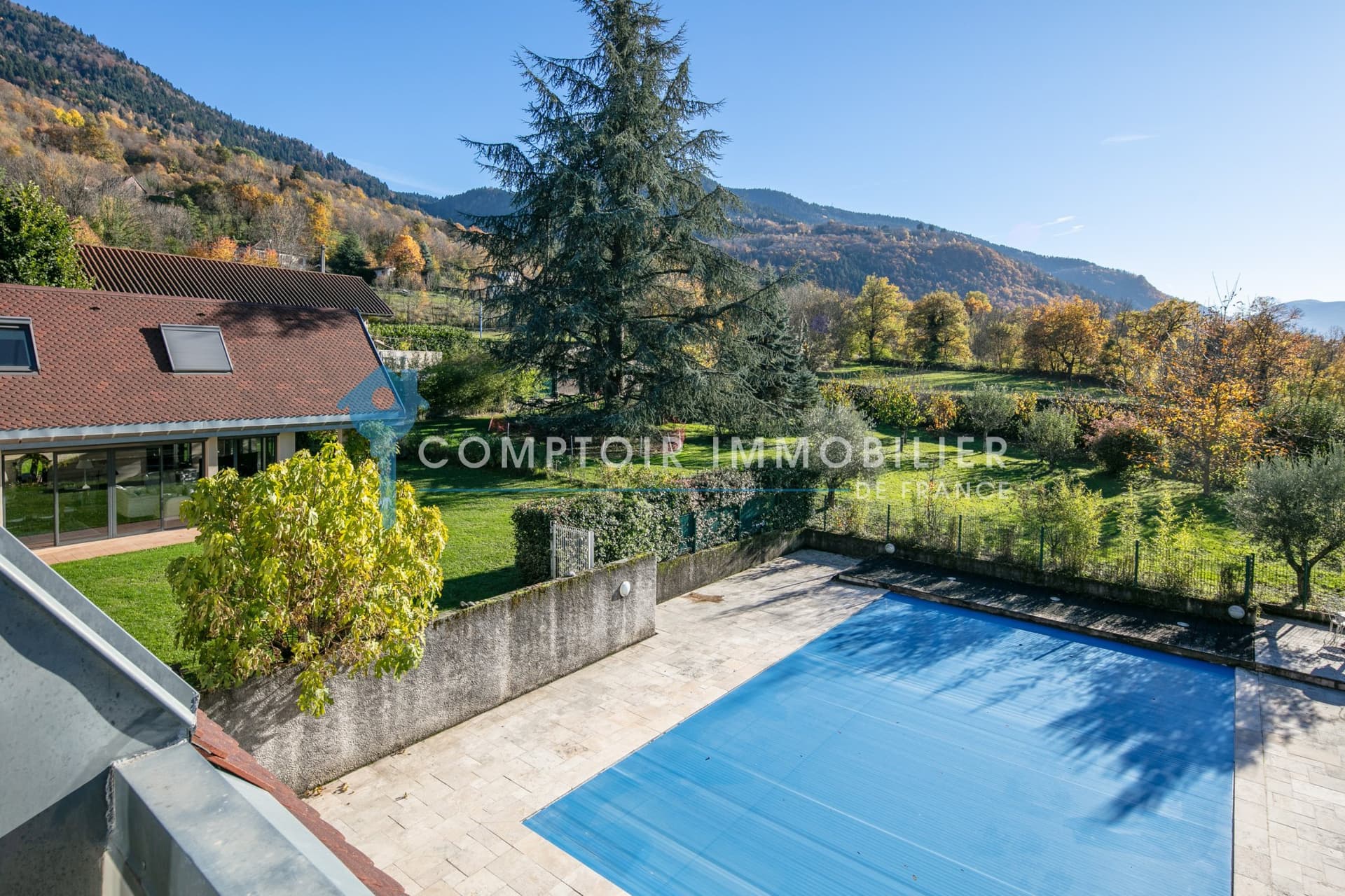 Exceptional Property with Pool and Tennis Court in Vaulnaveys-le-Haut 4