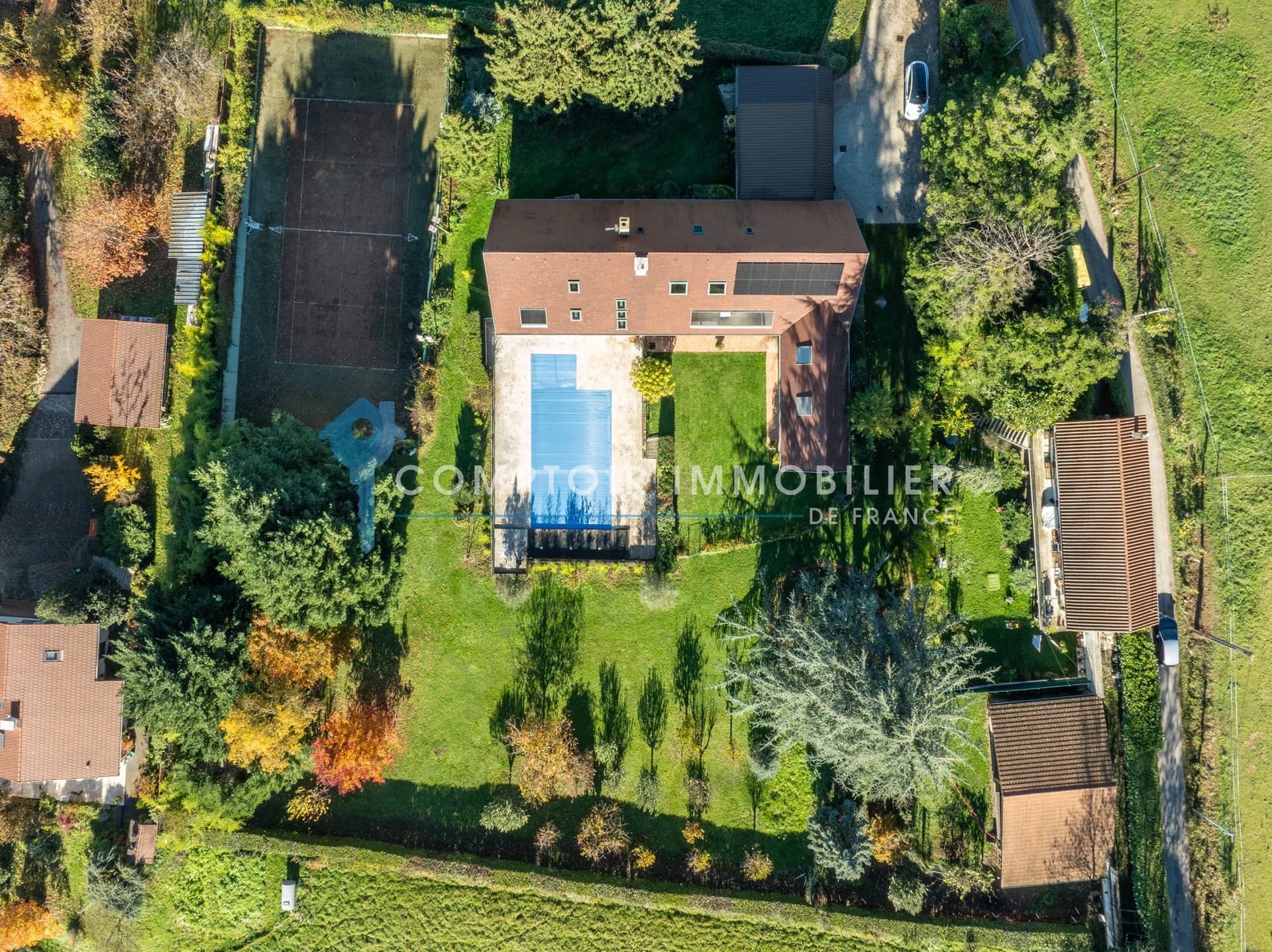 Exceptional Property with Pool and Tennis Court in Vaulnaveys-le-Haut 5