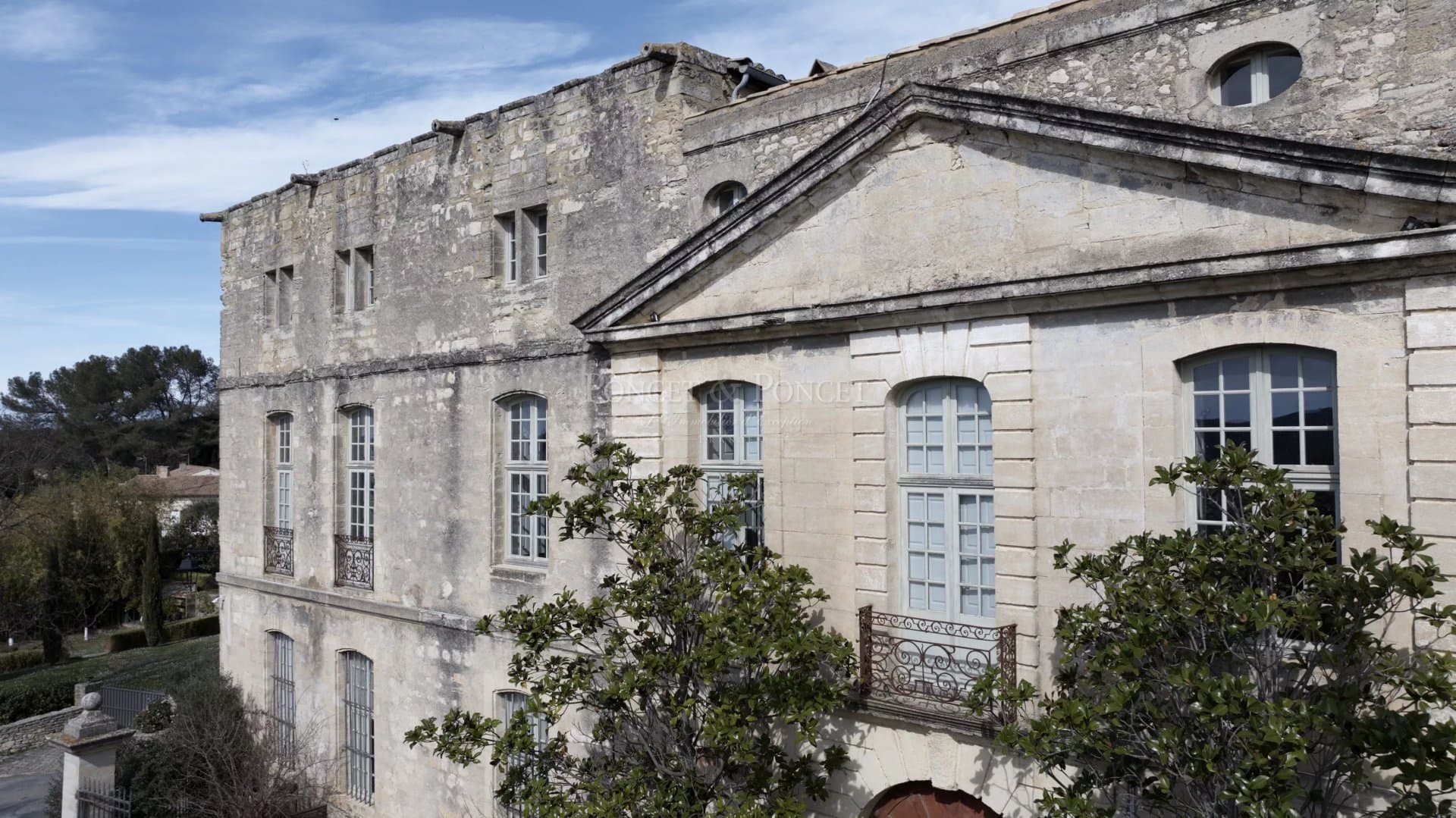Exceptional 12th Century Castle with Modern Amenities 4