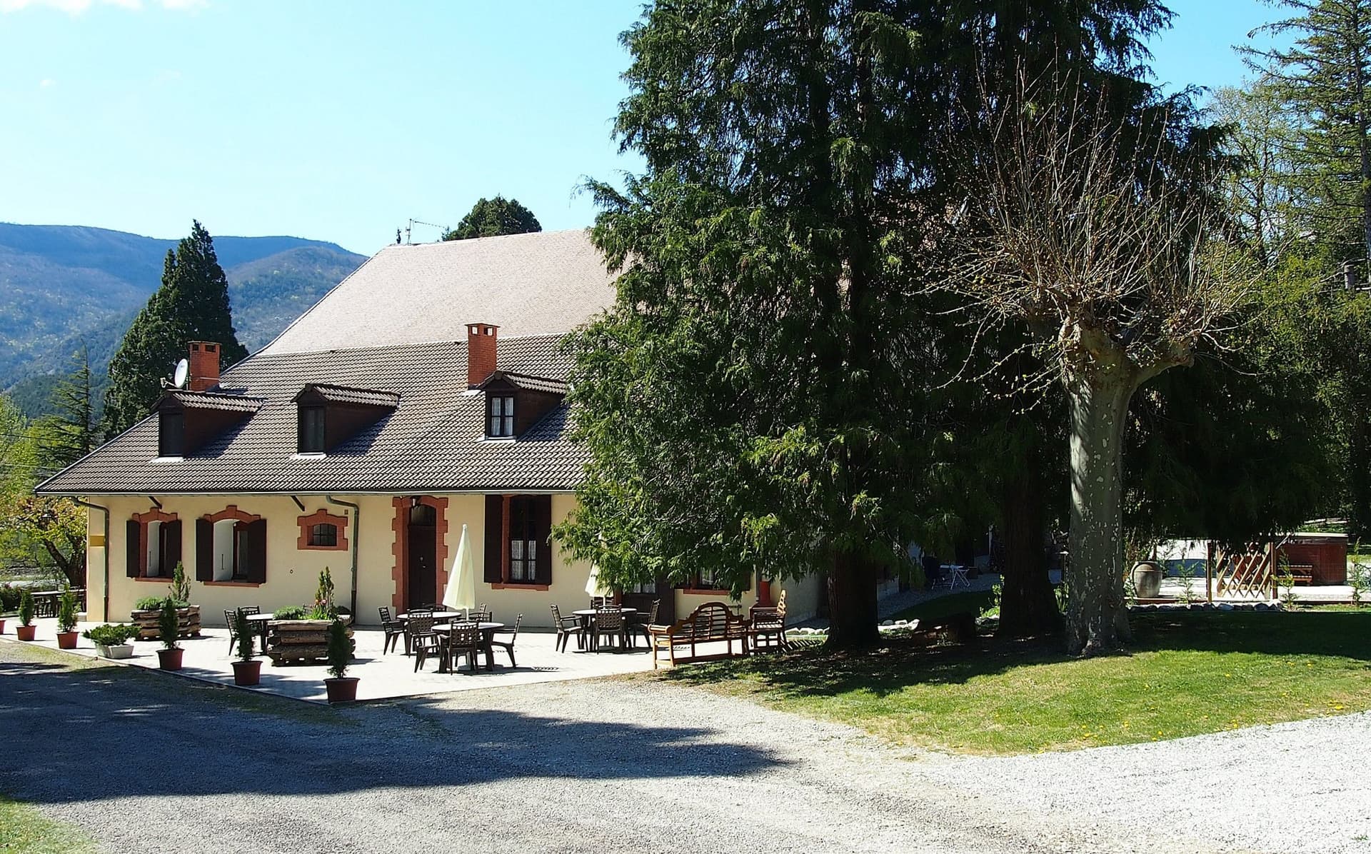 Castles for sale in Hautes-Alpes