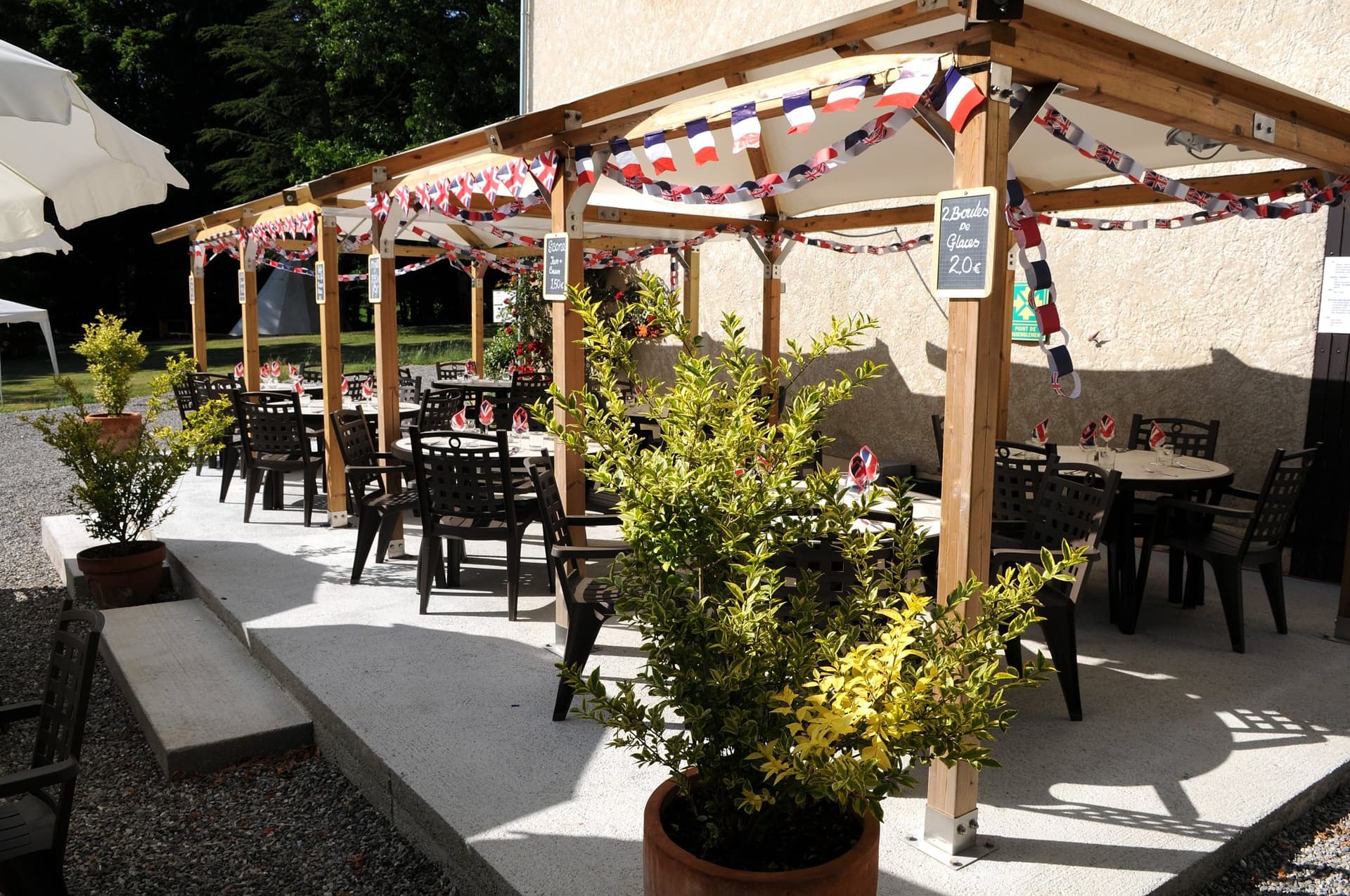Campsite With Glamping Tents And Restaurant In The Hautes-Alpes 3