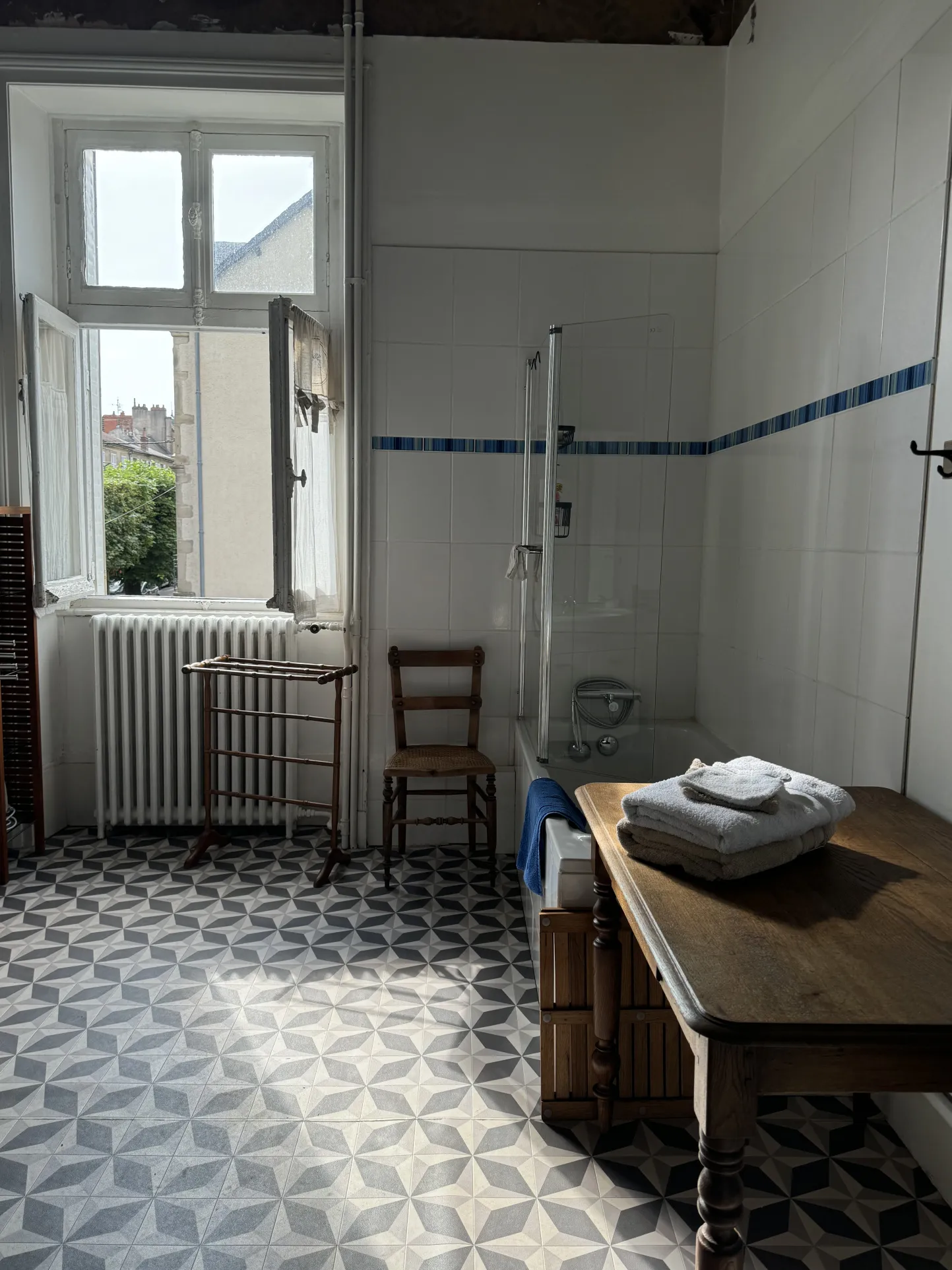Elegant 1900 Bourgeois Property With Garden And Dovecote 4