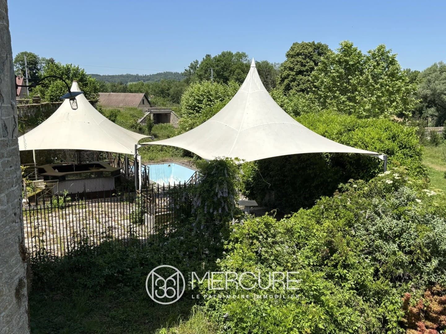 Château with Event Space and Swimming Pool in Franche-Comté 2