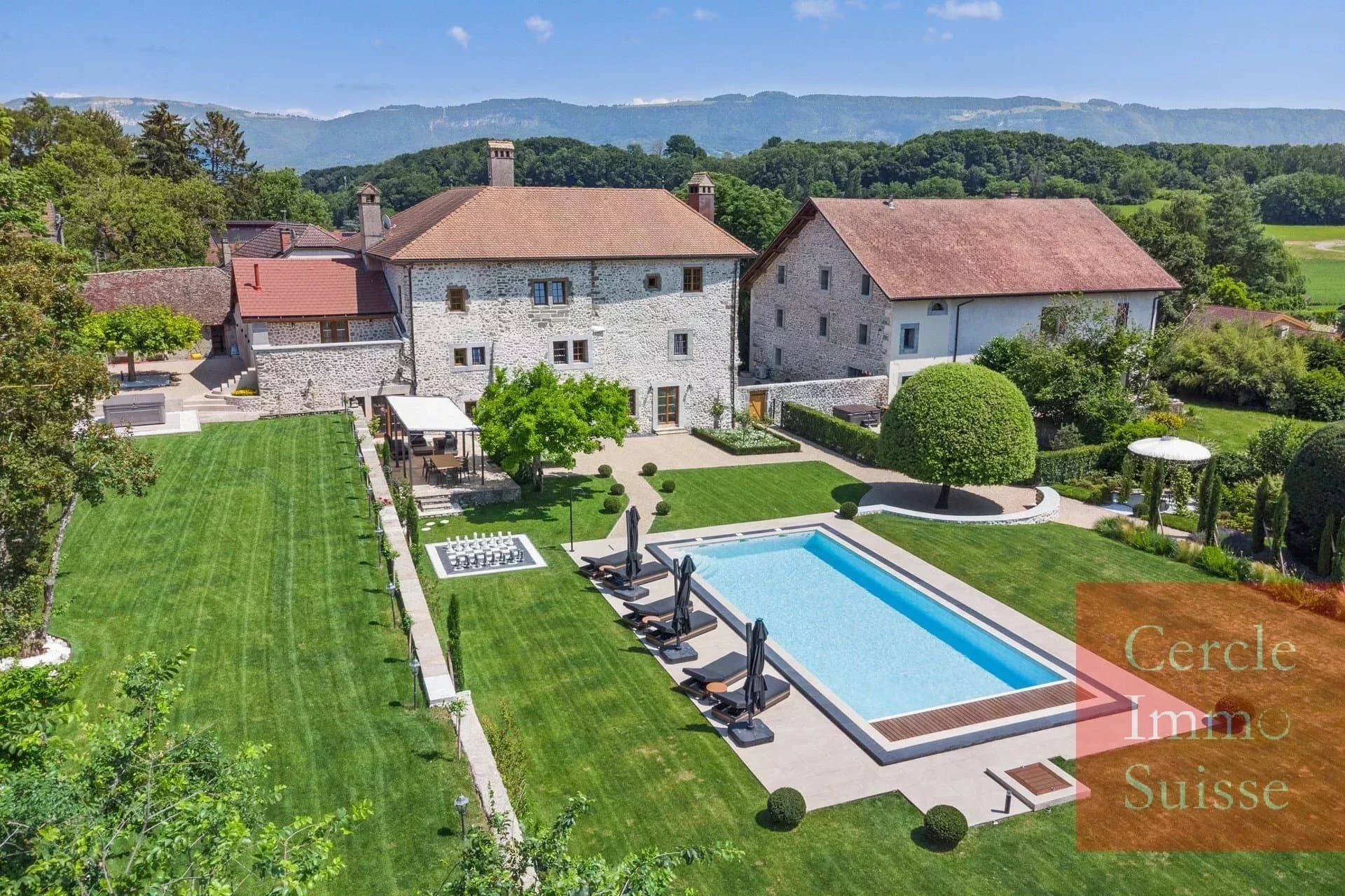 Exceptional 16th Century Château With Heated Pool And Stunning Views 5