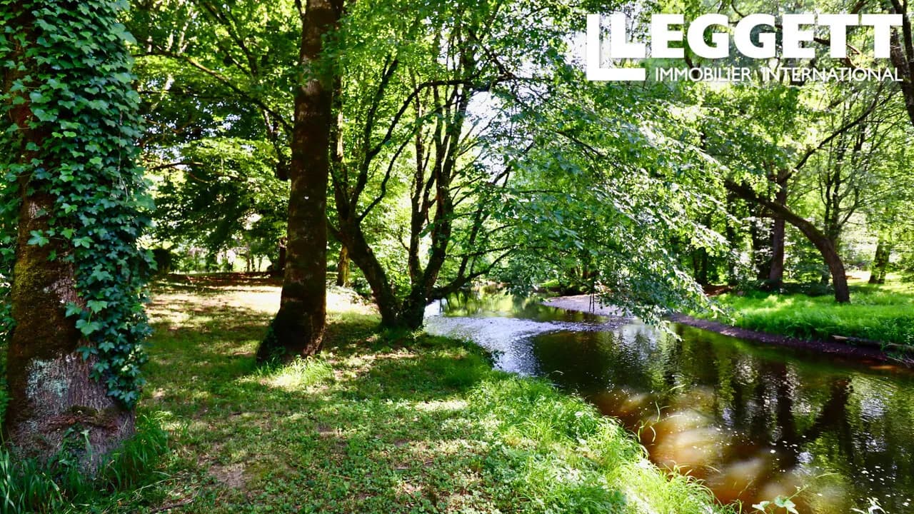 Beautiful 15th Century Logis With 5 Bedrooms And 1.5 Hectares Park