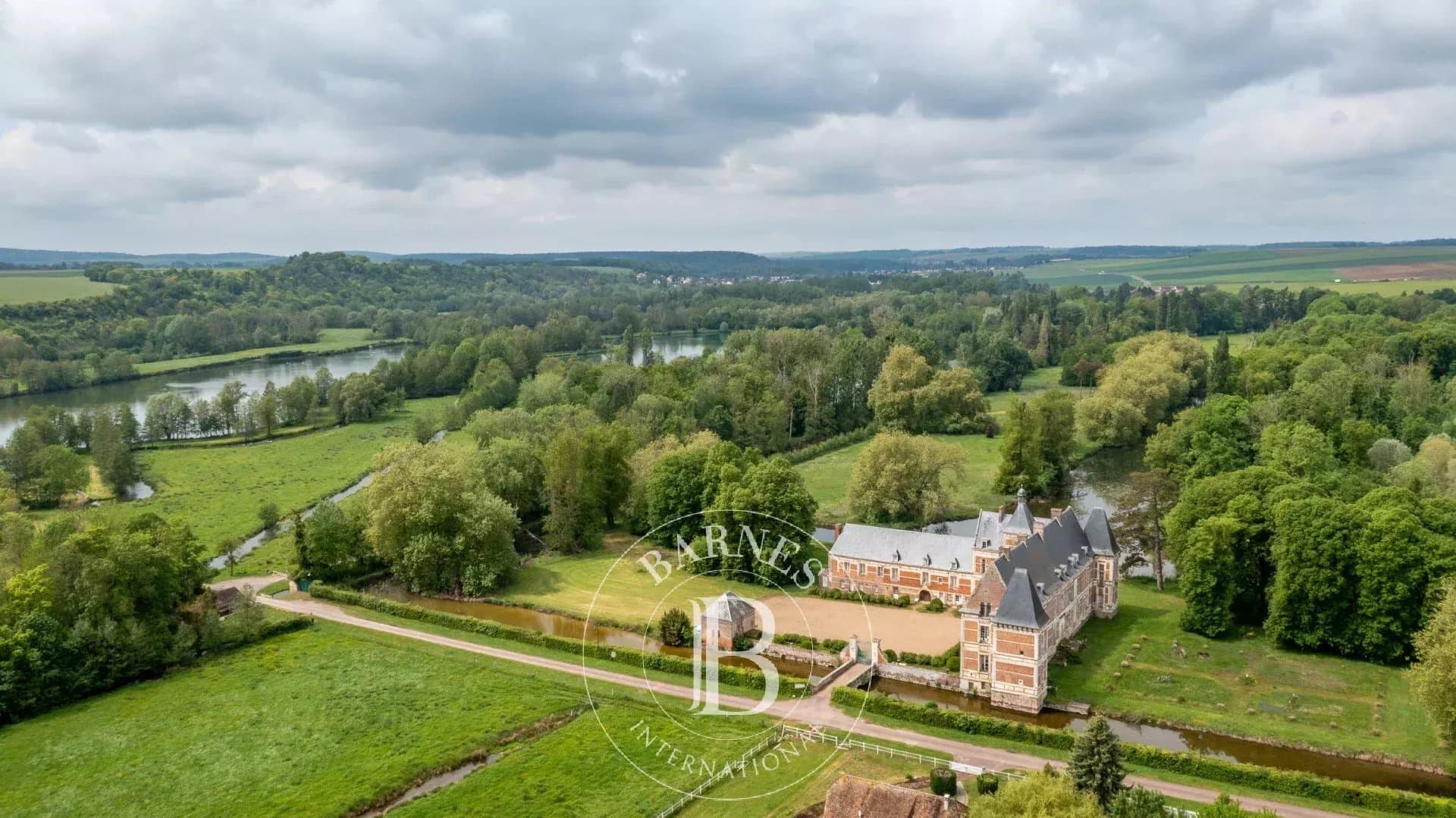Historic Renaissance Château With Unique Alchemical Tower And Expansive Park 4