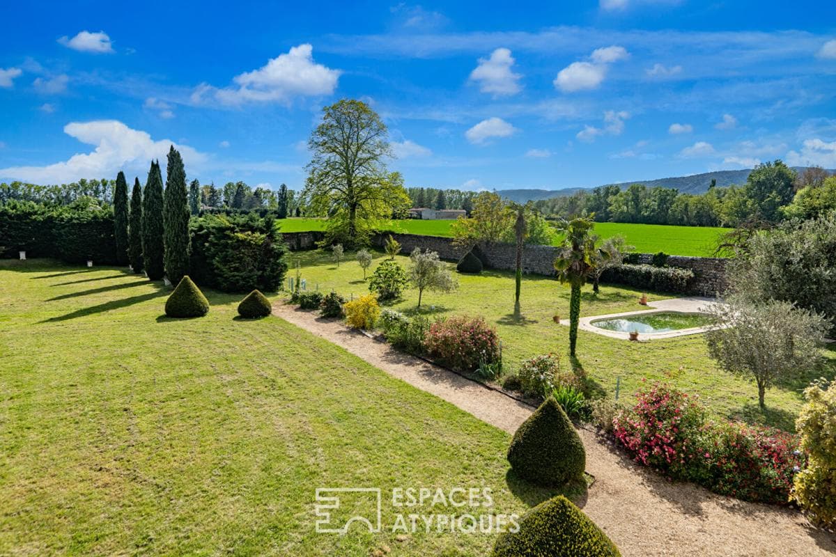 Château de Champfort 392.0 Sqm 13 Bedrooms 4