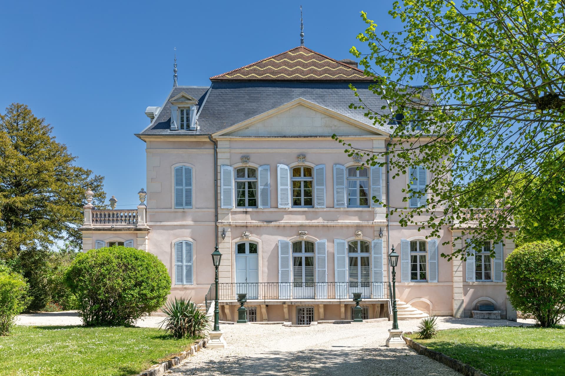 Restored 17th Century Château with 12 Bedrooms in Burgundy 3