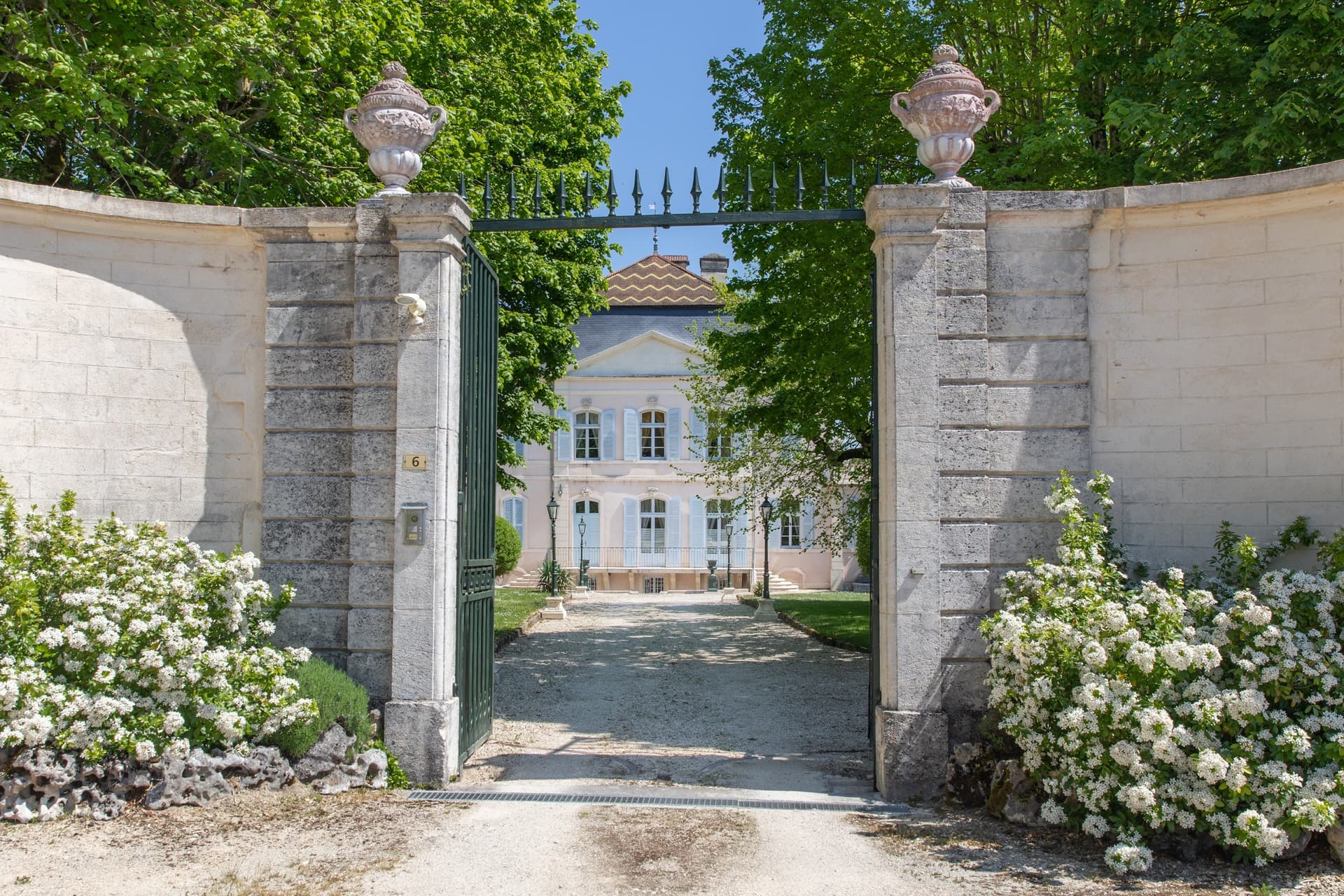 Restored 17th Century Château with 12 Bedrooms in Burgundy 4