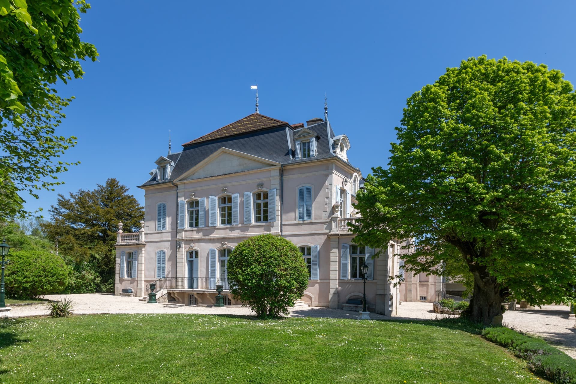 Restored 17th Century Château with 12 Bedrooms in Burgundy 5