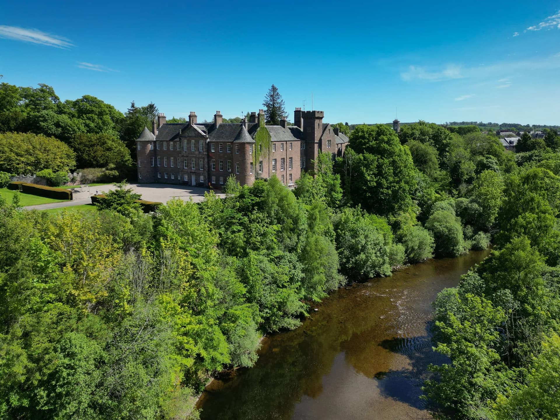 Historic Castle with 16 Bedrooms and 40 Acres of Designed Policies 4