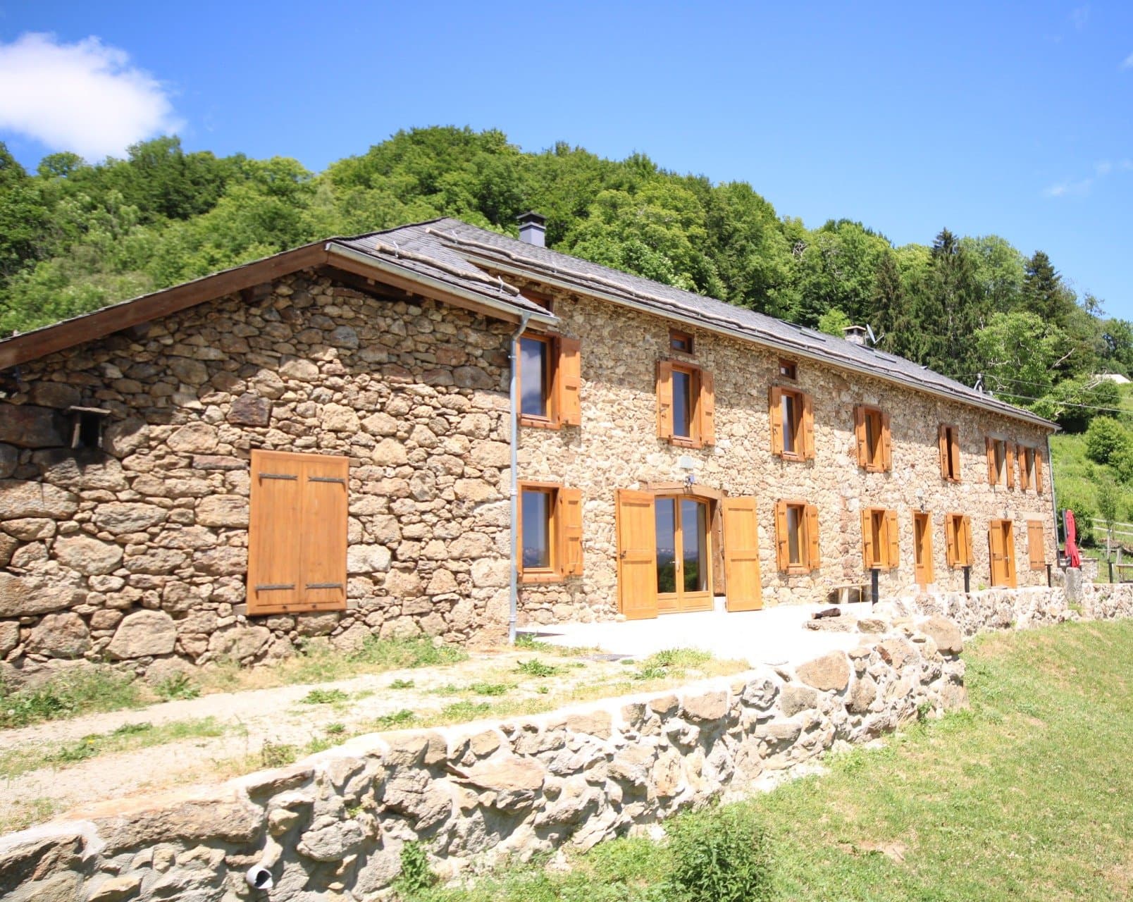 Charming Farmhouse With Panoramic Views And Extensive Grounds 5