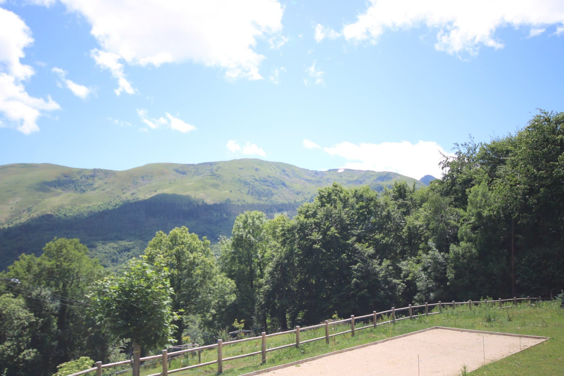 Charming Farmhouse With Panoramic Views And Extensive Grounds 4