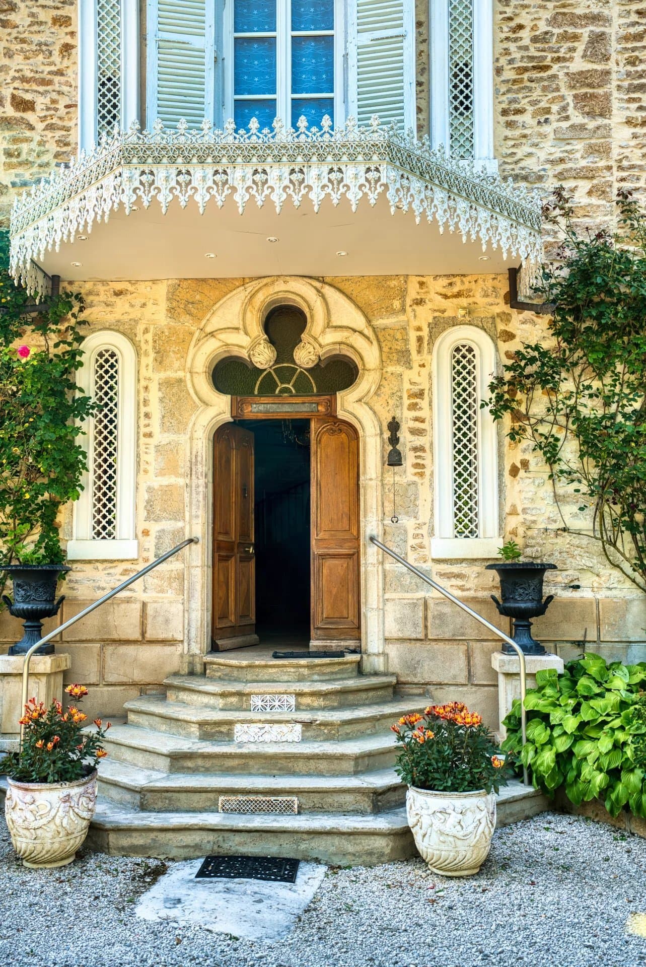 Exceptional Castle With Renovated Outbuildings And Amenities 4
