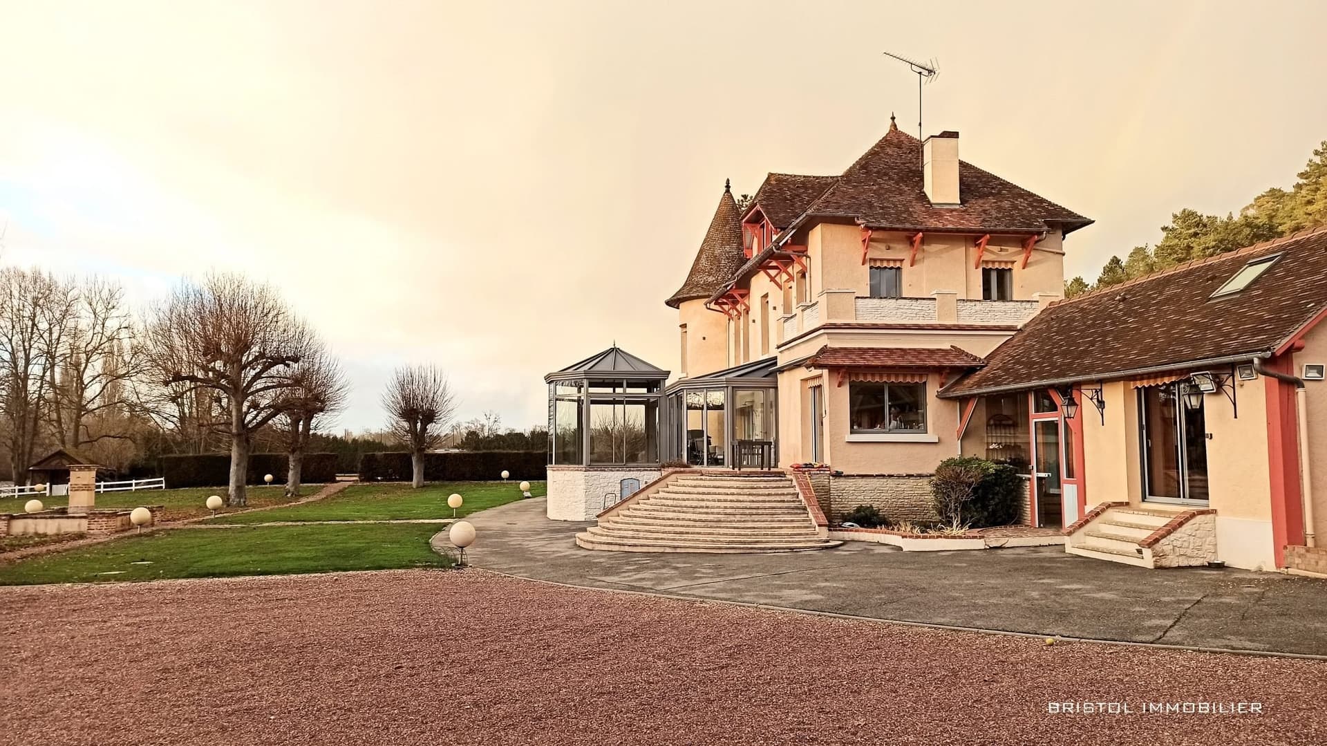 Exceptional Manor With Indoor SPA And Heated Swimming Pool — in Île-de-France, France