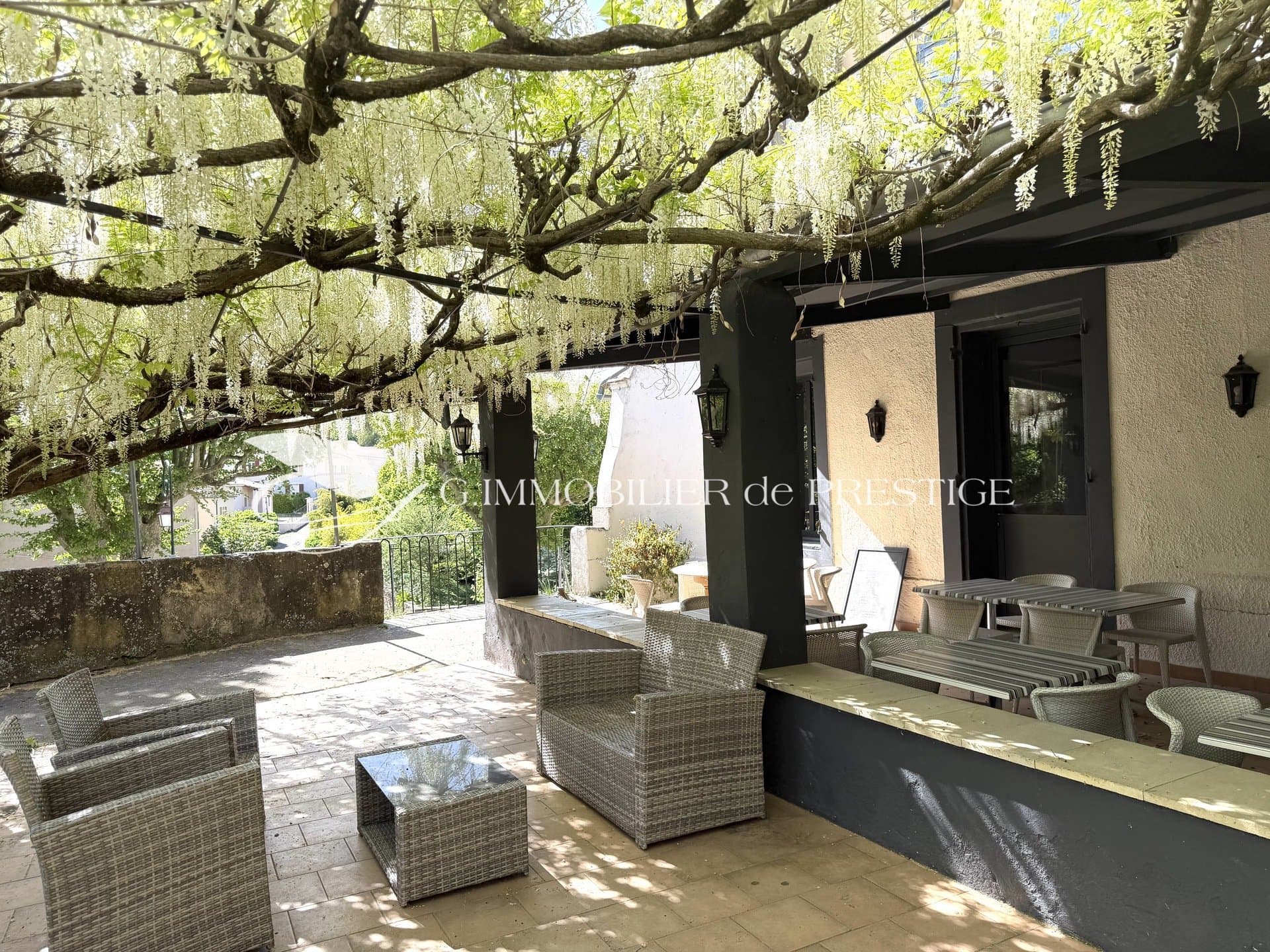 Historic Master House With Lush Garden In Malaucène — in Provence-Alpes-Côte d'Azur, France